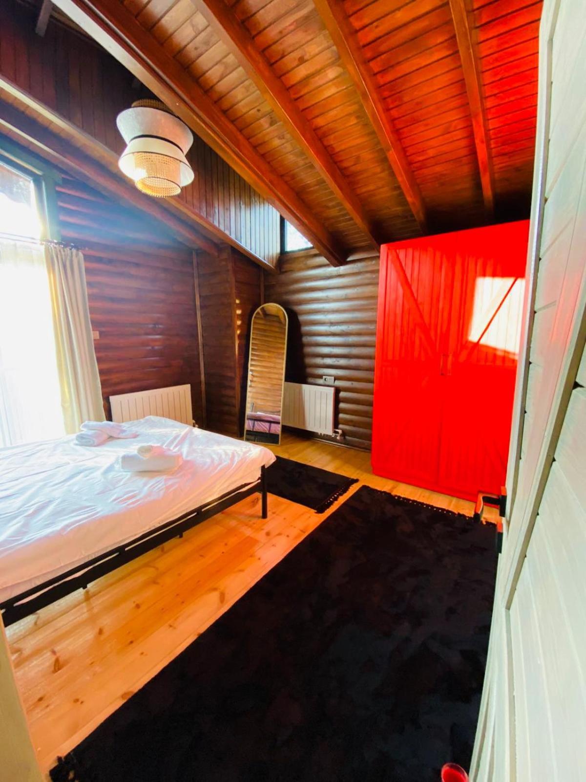 Three-Bedroom House photo 1