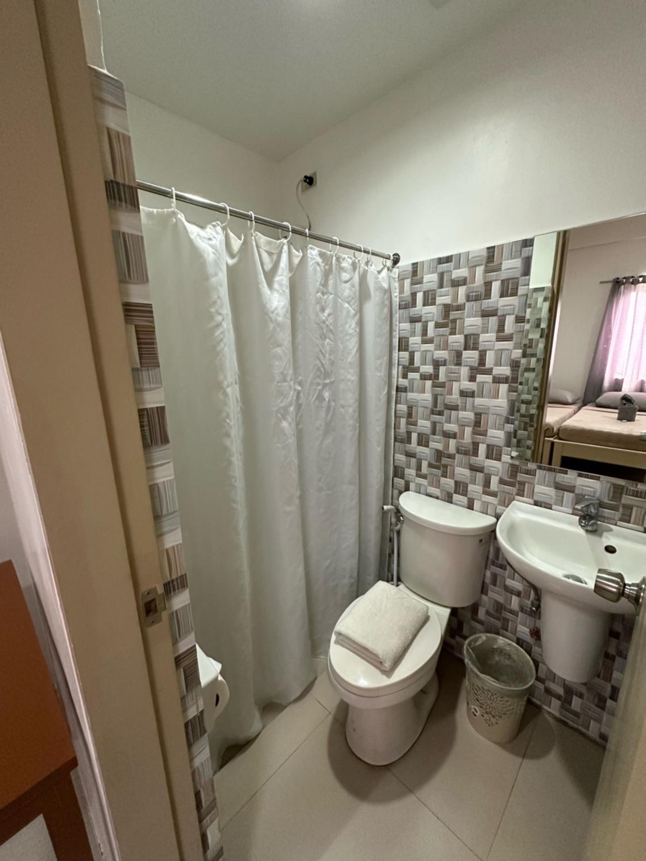 Standard Family Room - Photo 8