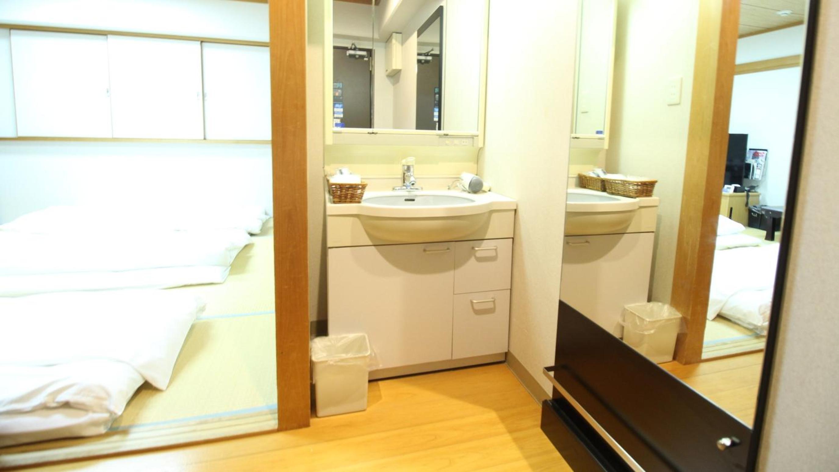 Japanese-Style Room - Breakfast Included - Non-Smoking photo 2