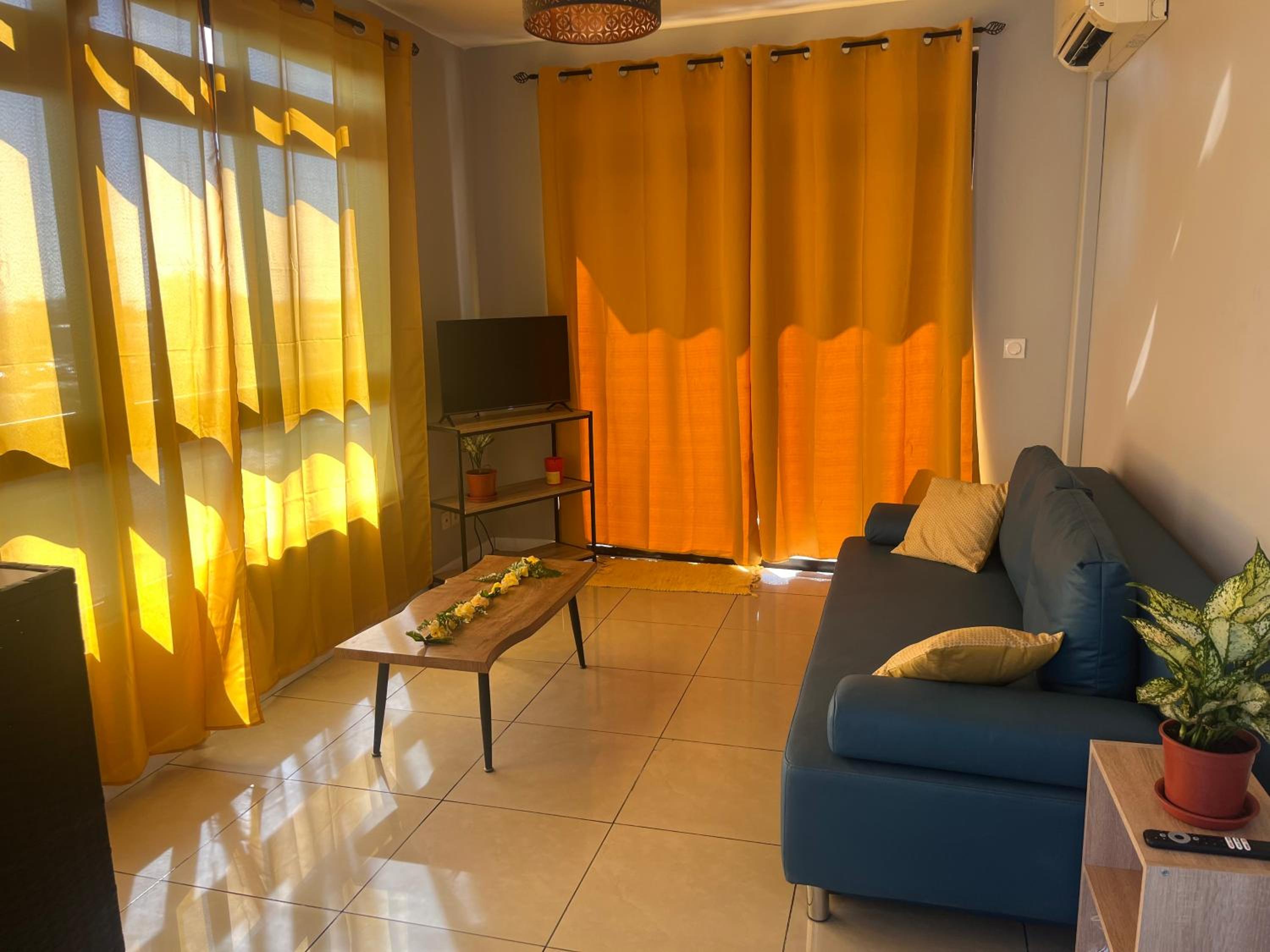 One-Bedroom Apartment photo 1