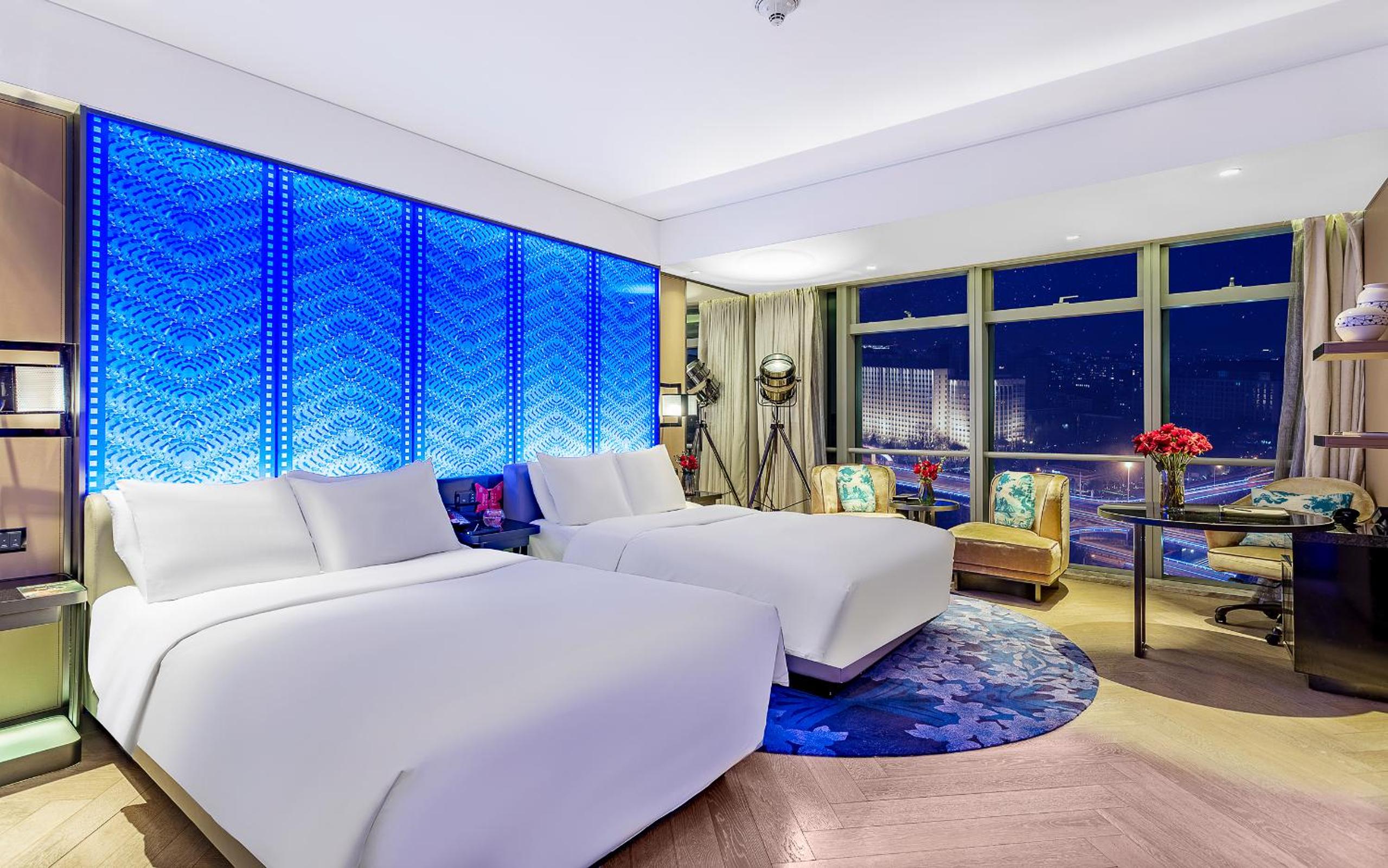 Luxury Twin Room with City View inclusive Mini Bar for the first round and 20% discount in Chinese Restaurant  - Photo 4