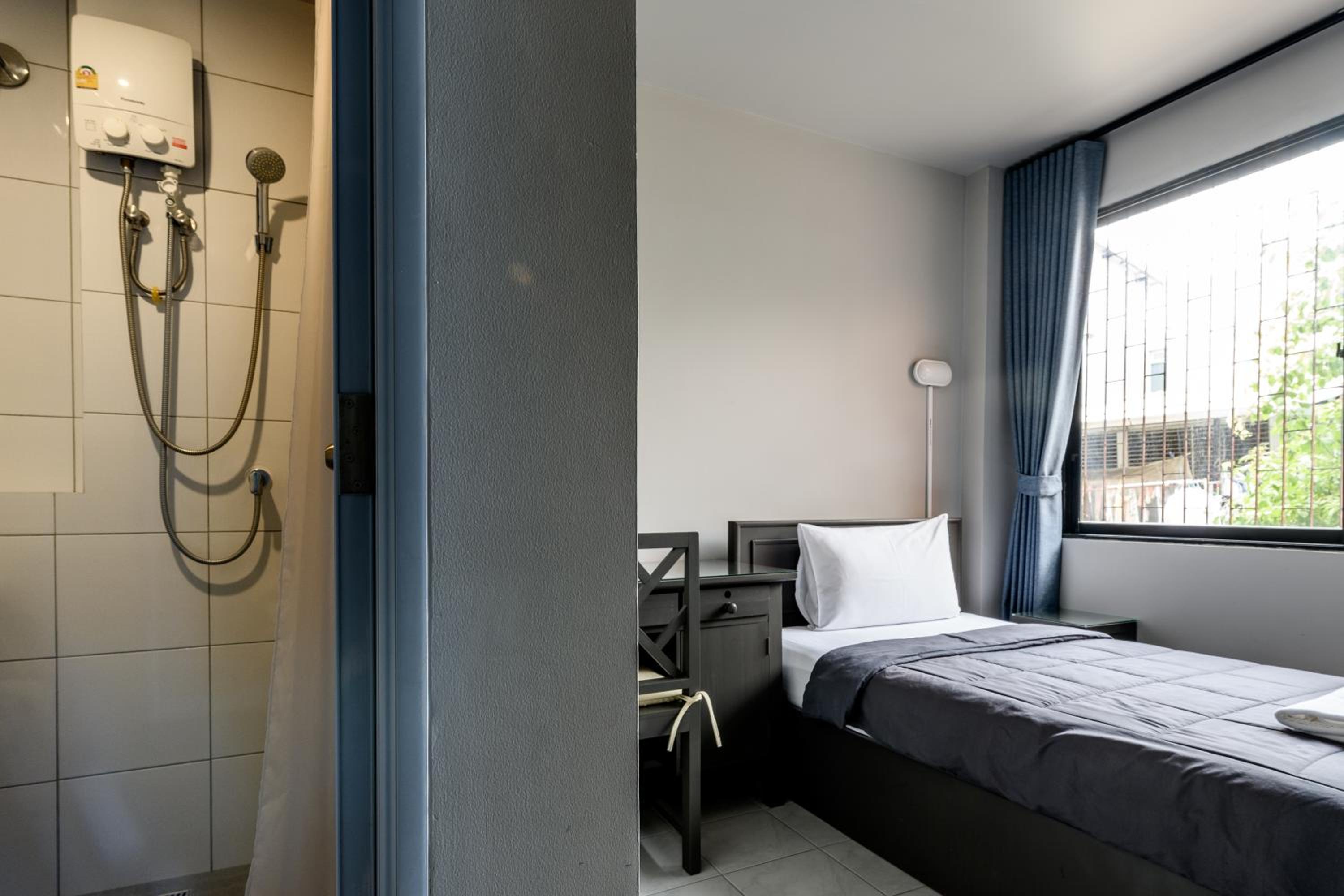 Single Room photo 2