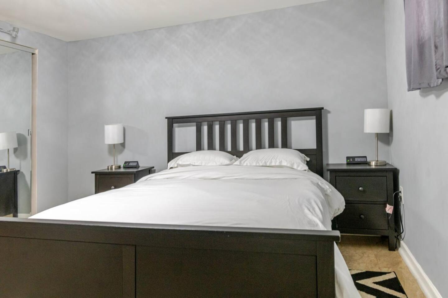 Seven-Bedroom House photo 3