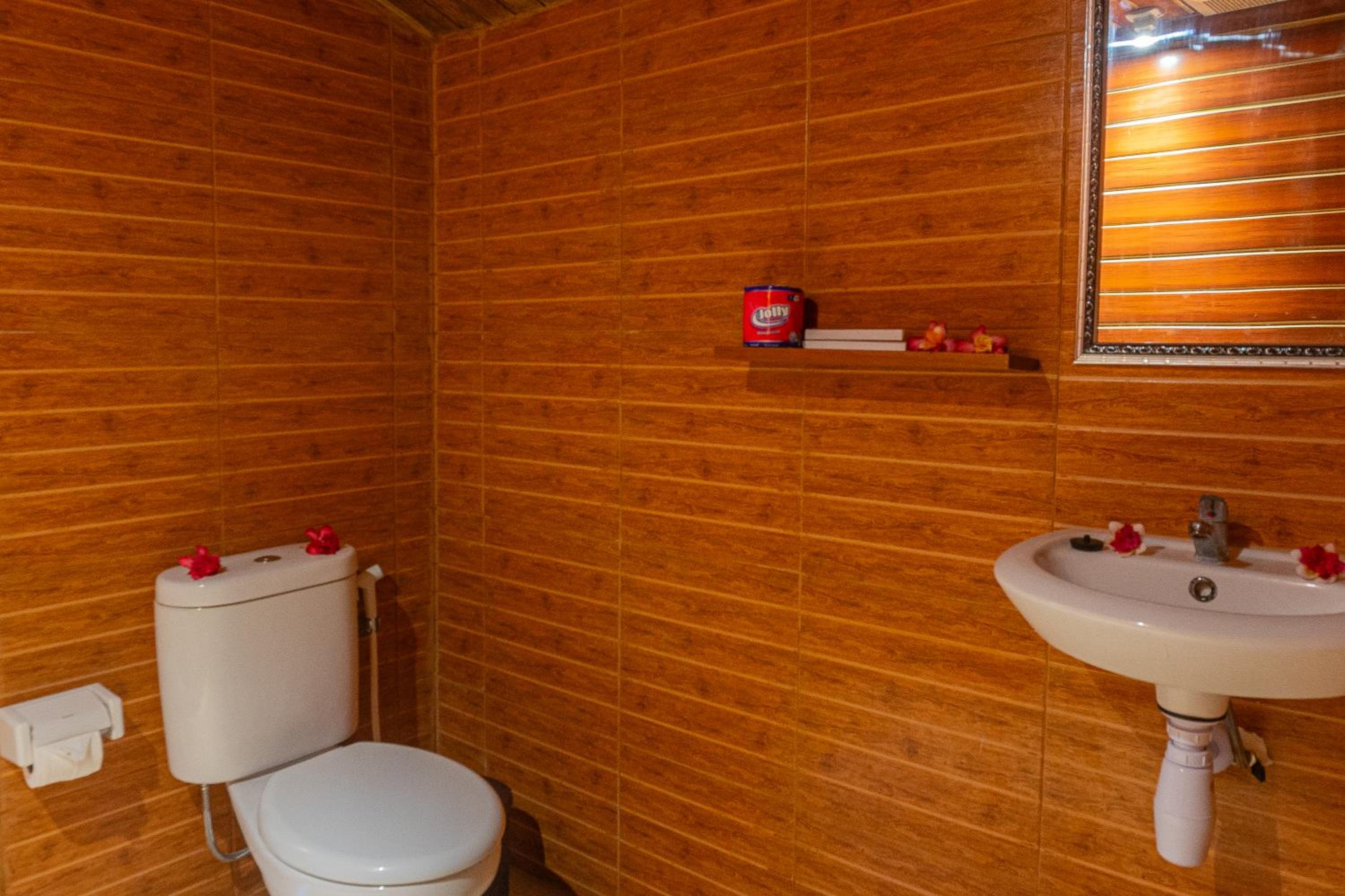 Double Room with Balcony and Sea View - Photo 4
