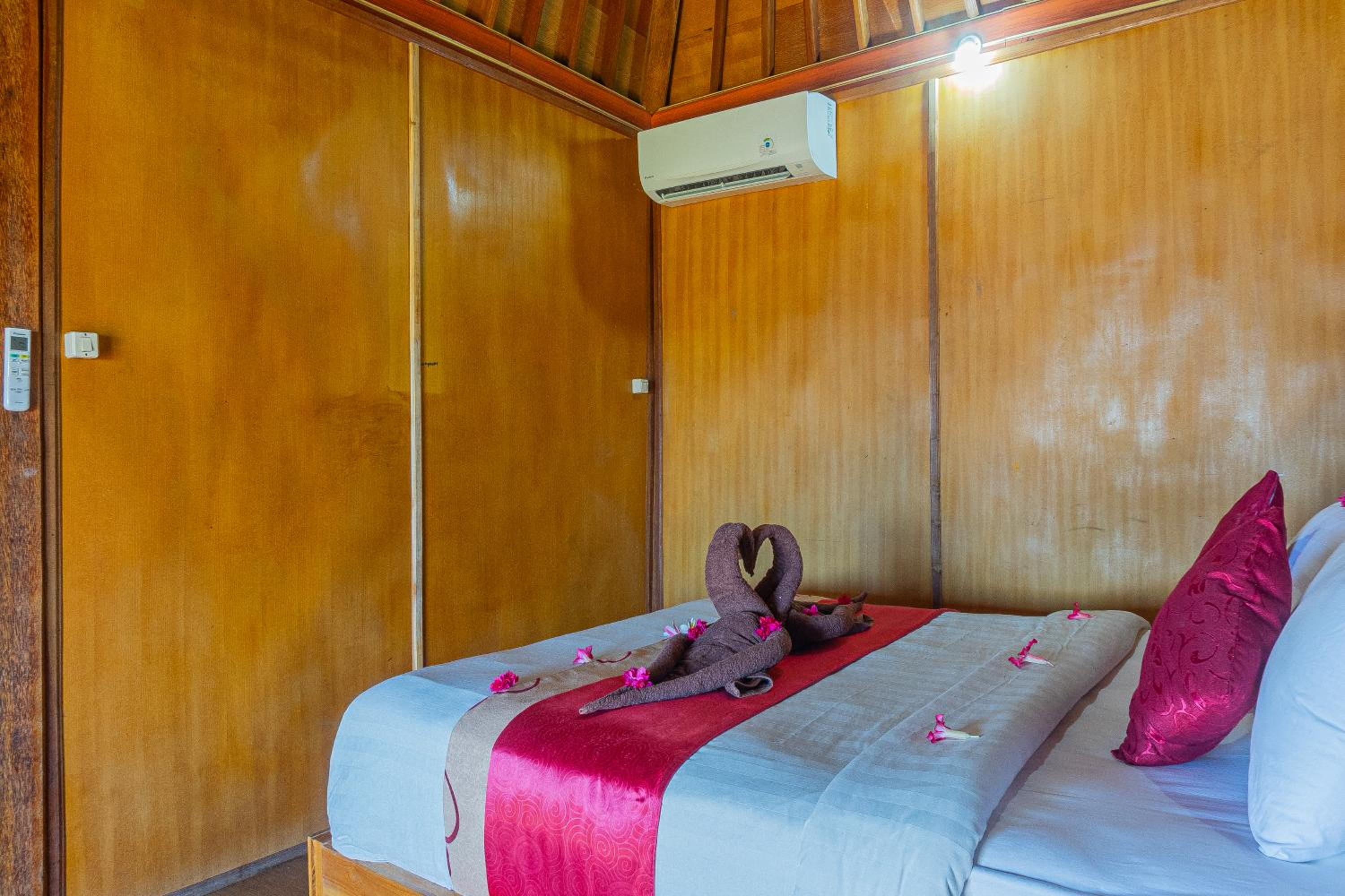 Double Room with Balcony and Sea View - Photo 5