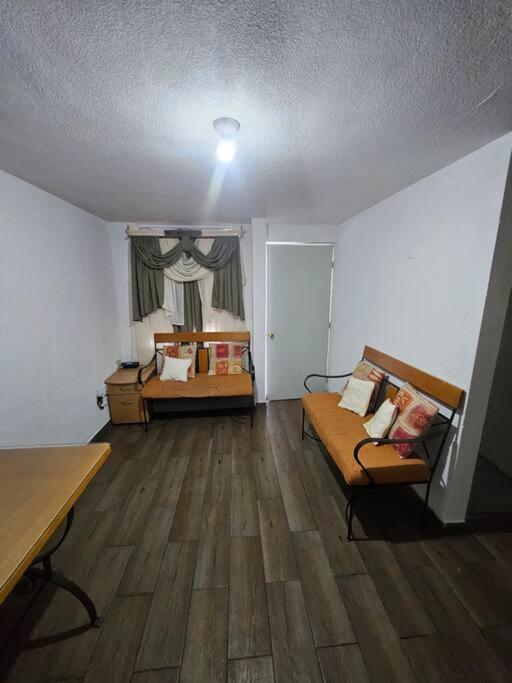 One-Bedroom House photo 1