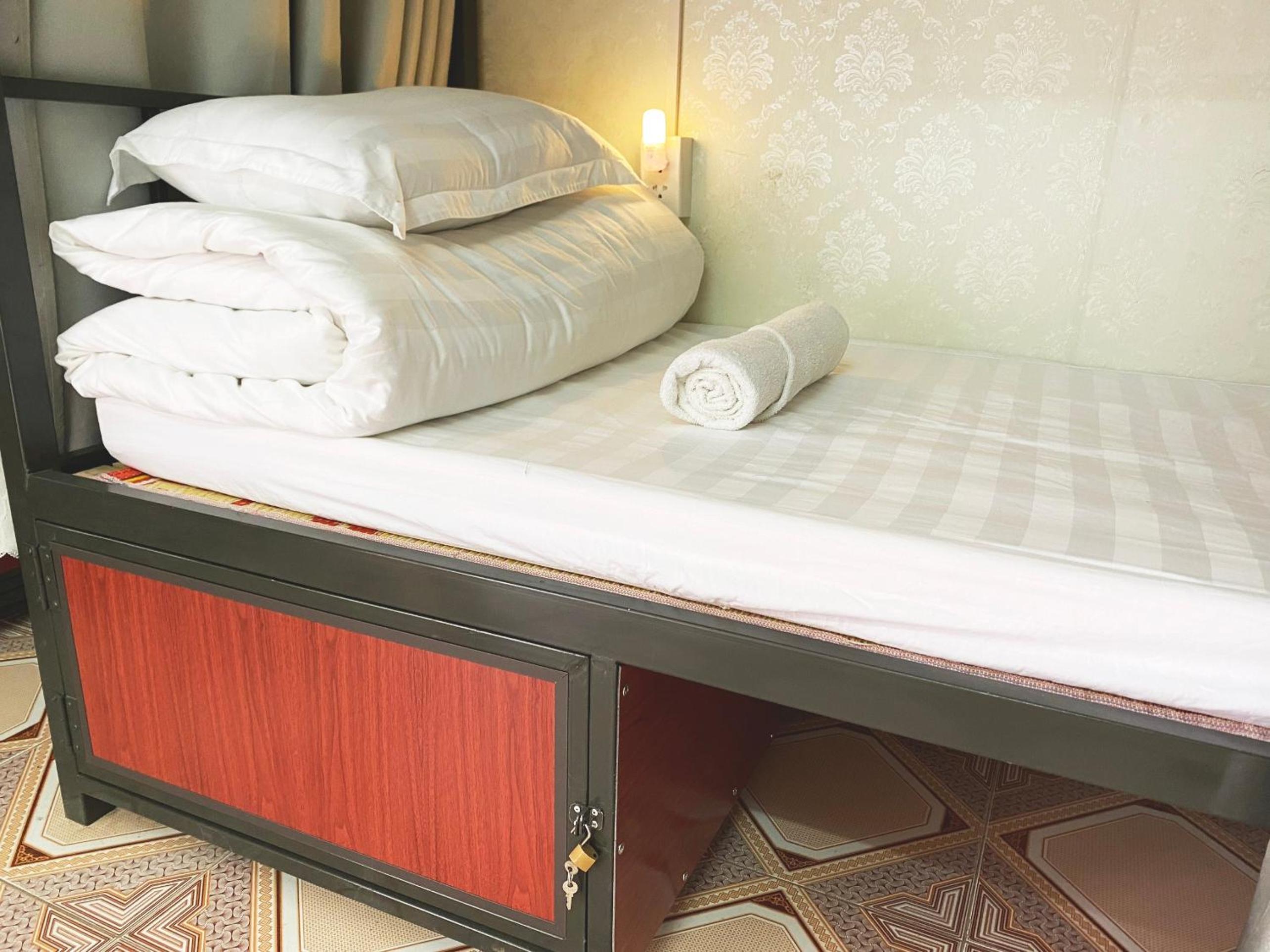 Bed In 6-Bed Mixed Dormitory Room photo 3