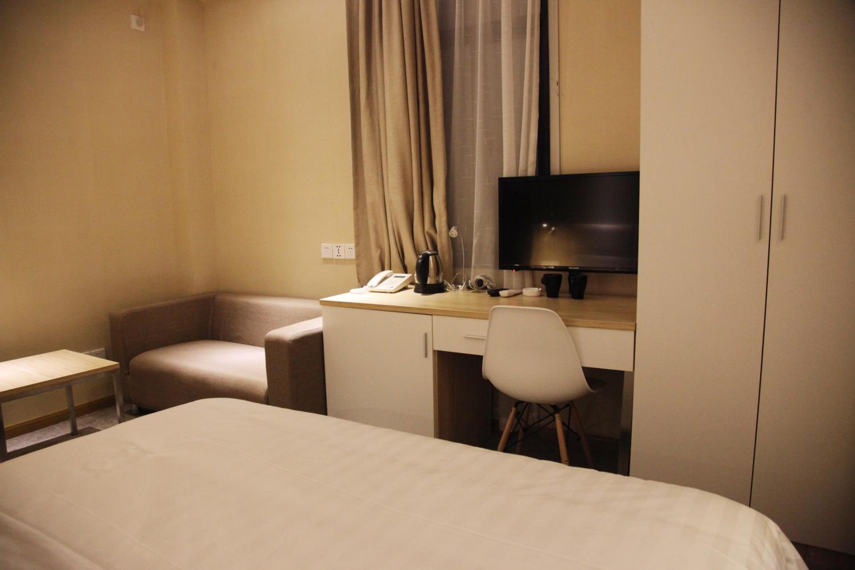 Deluxe Queen Room photo 2
