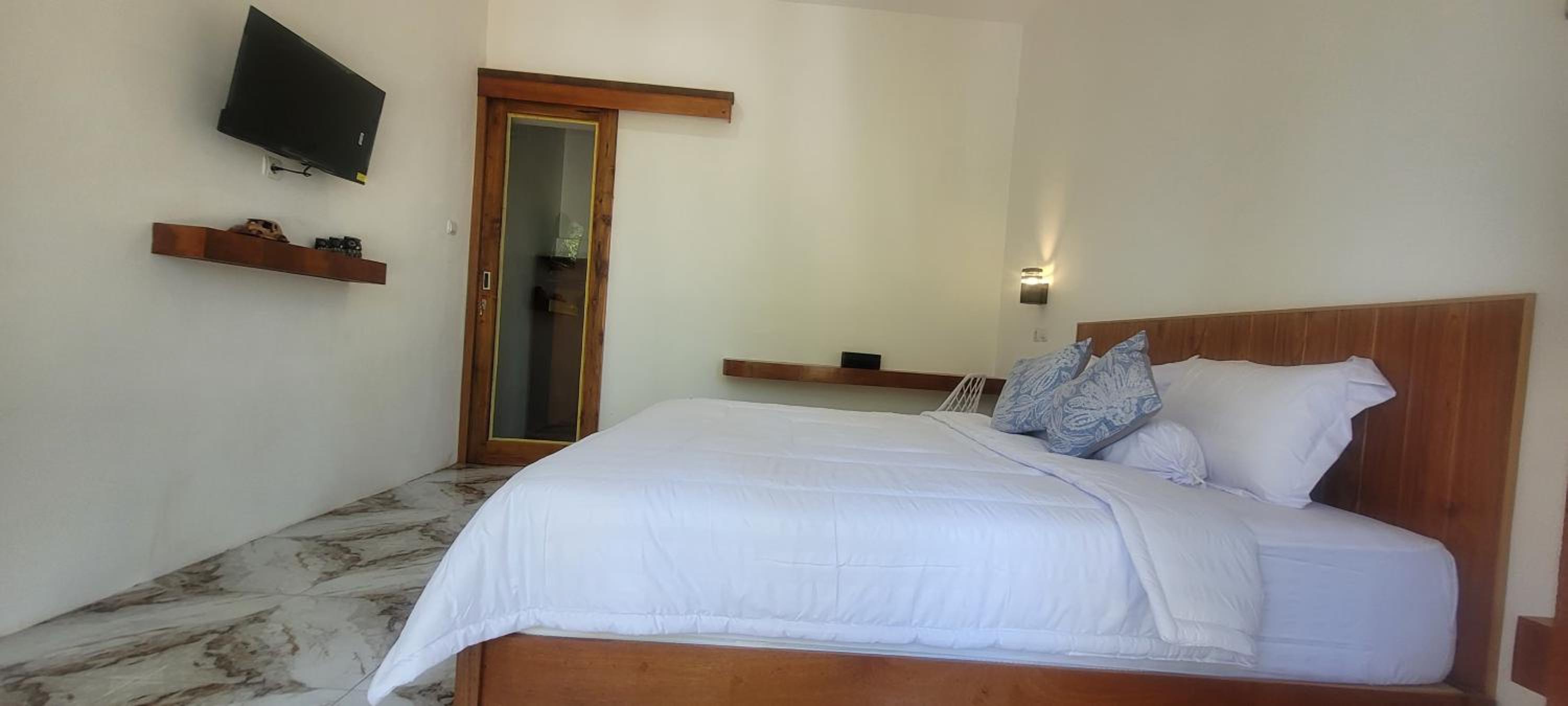Deluxe King Suite
