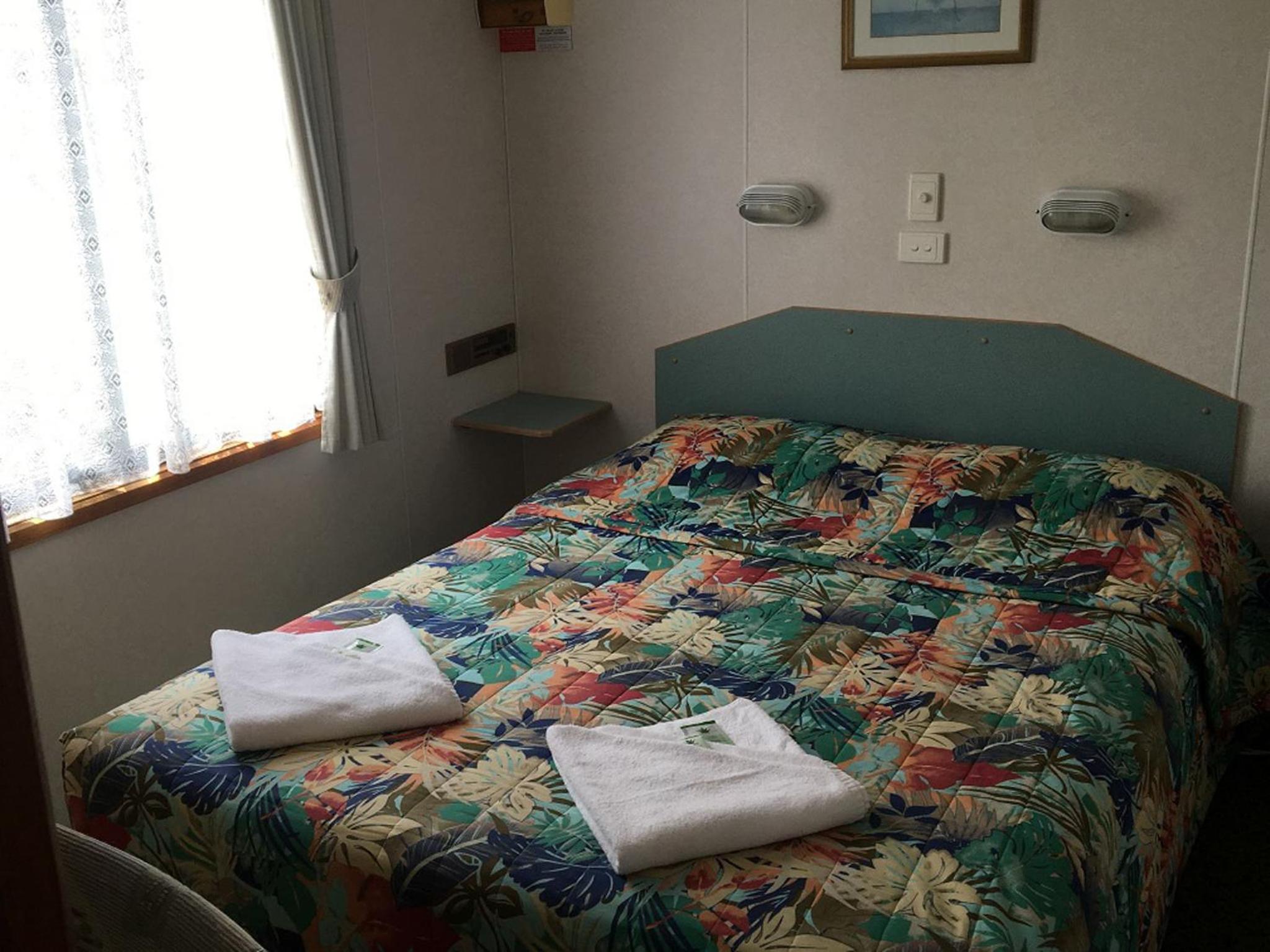 2br Deluxe Cabin (6 Berth) No Deck - No Pets photo 1