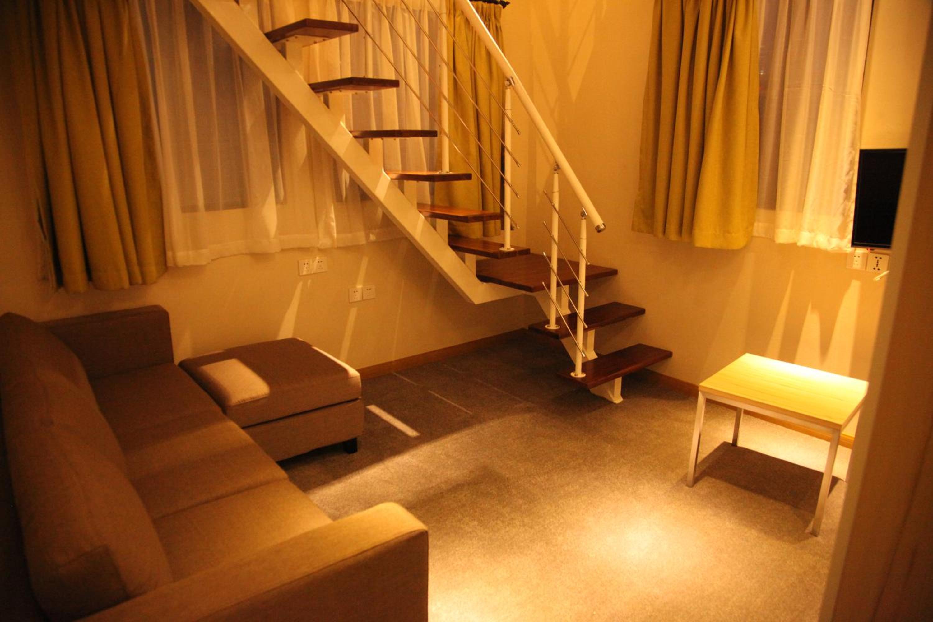 Deluxe Queen Suite photo 1