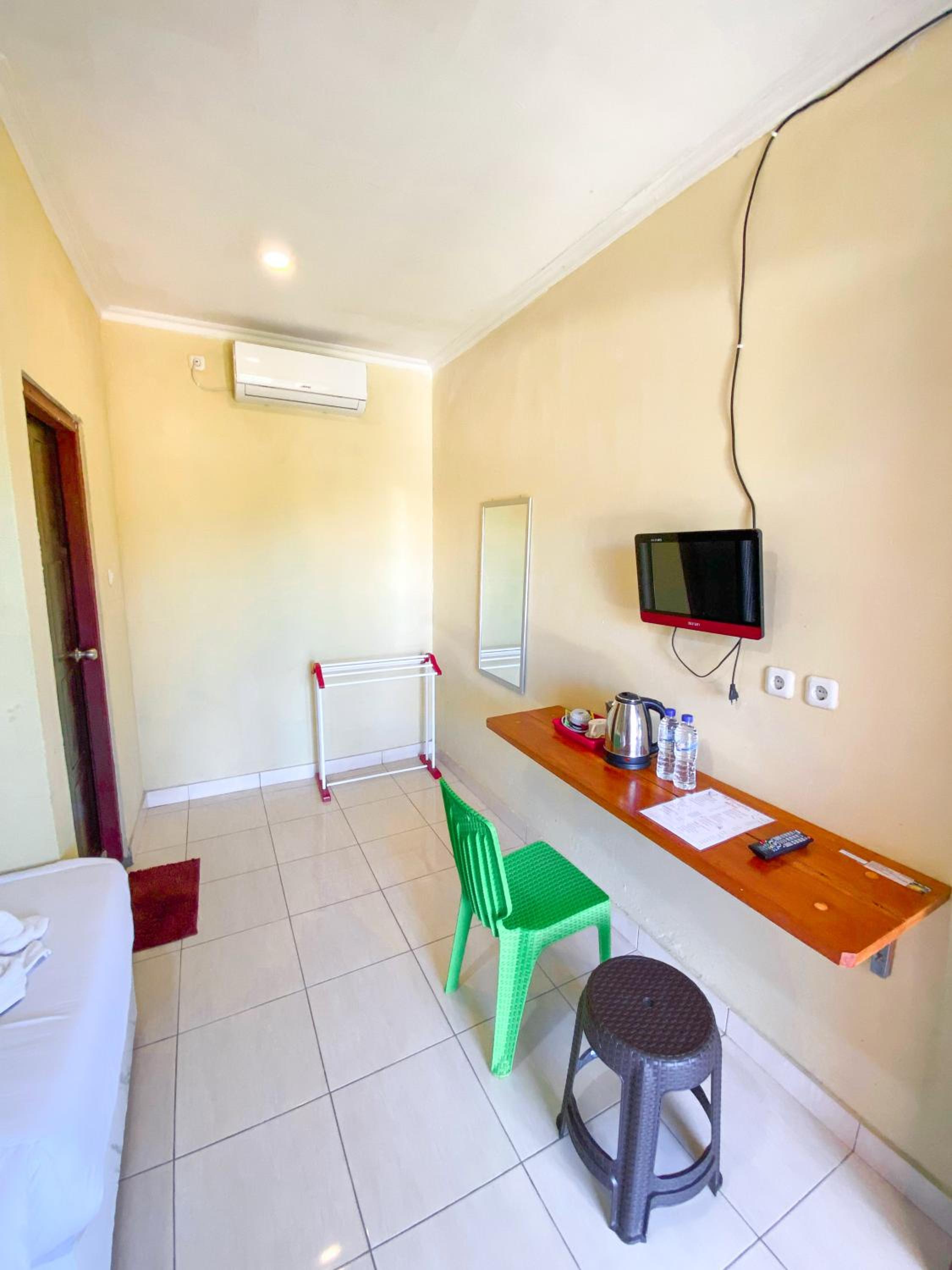 Standard Twin Room - Photo 2