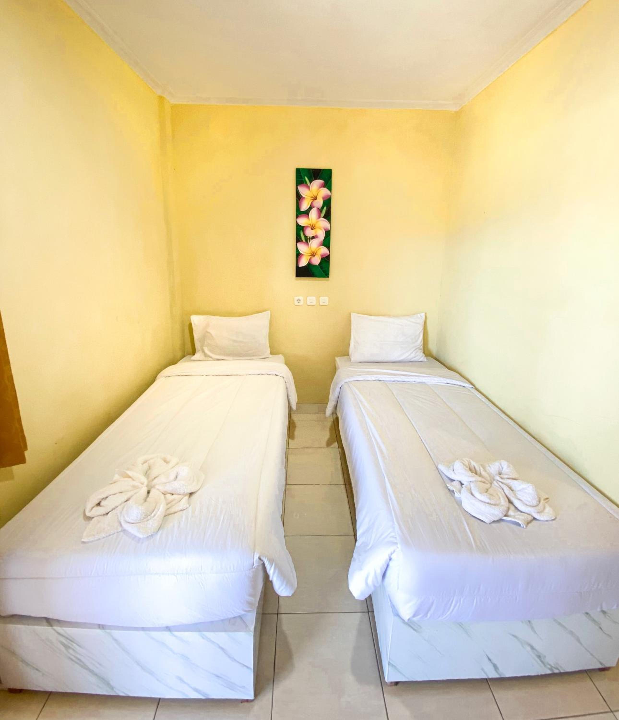 Standard Twin Room - Photo 1