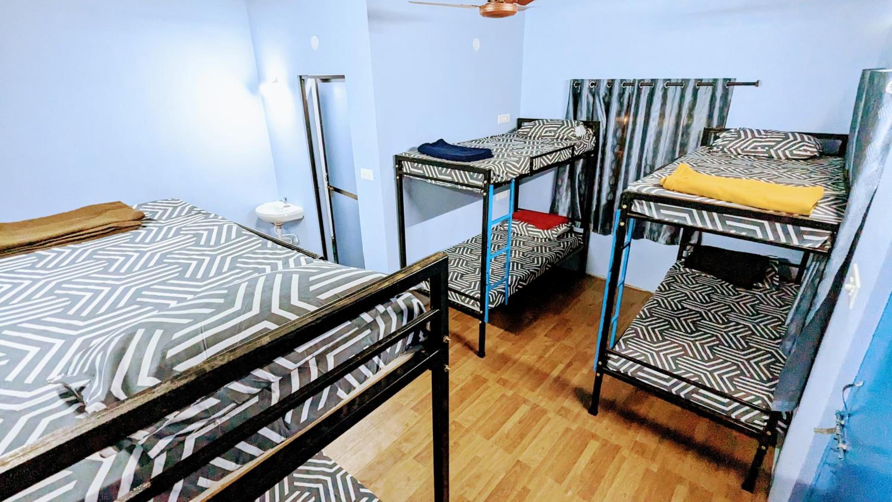 Bed in 6-Bed Mixed Dormitory Room photo 2