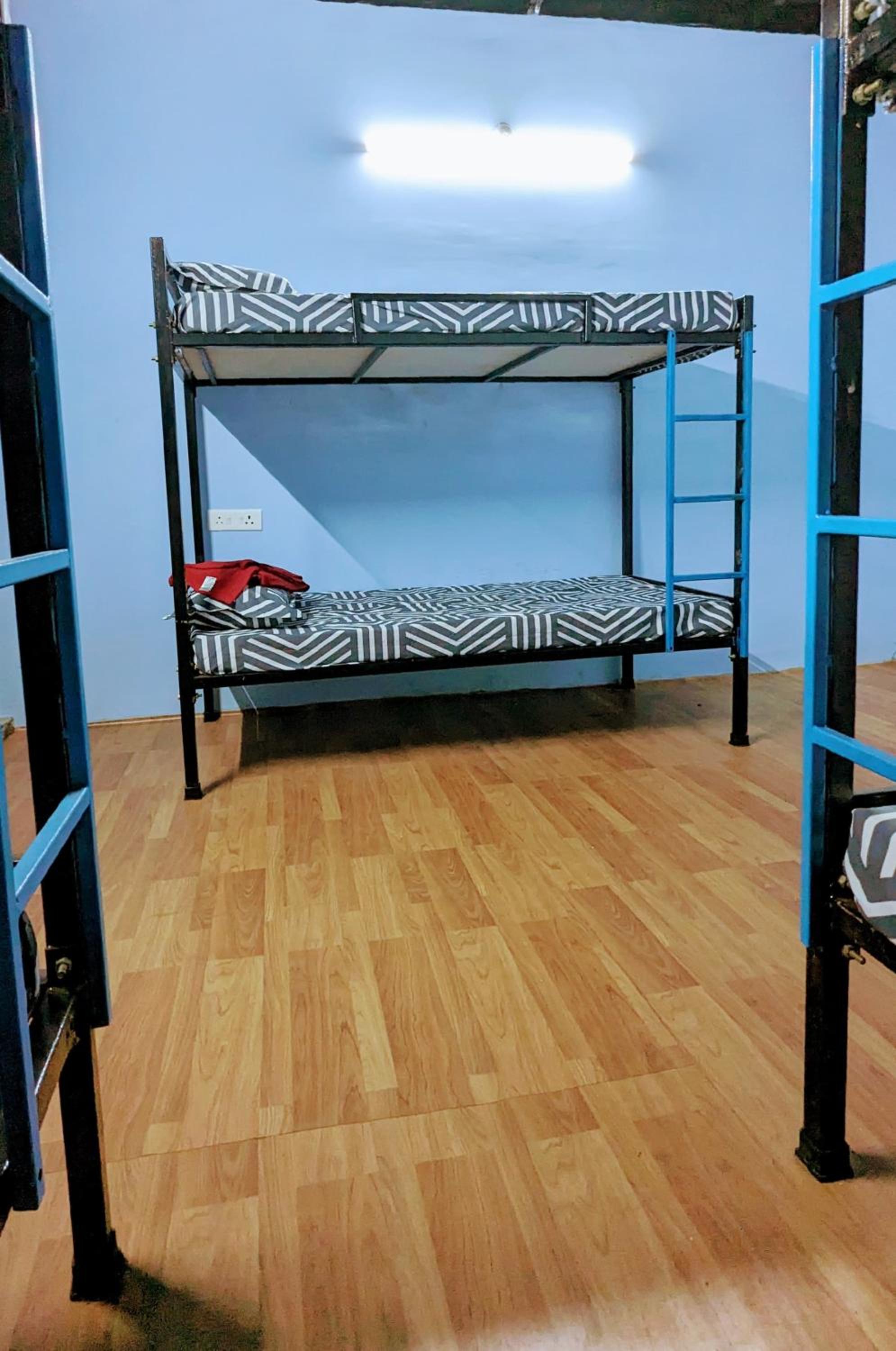 Bed in 6-Bed Mixed Dormitory Room photo 3
