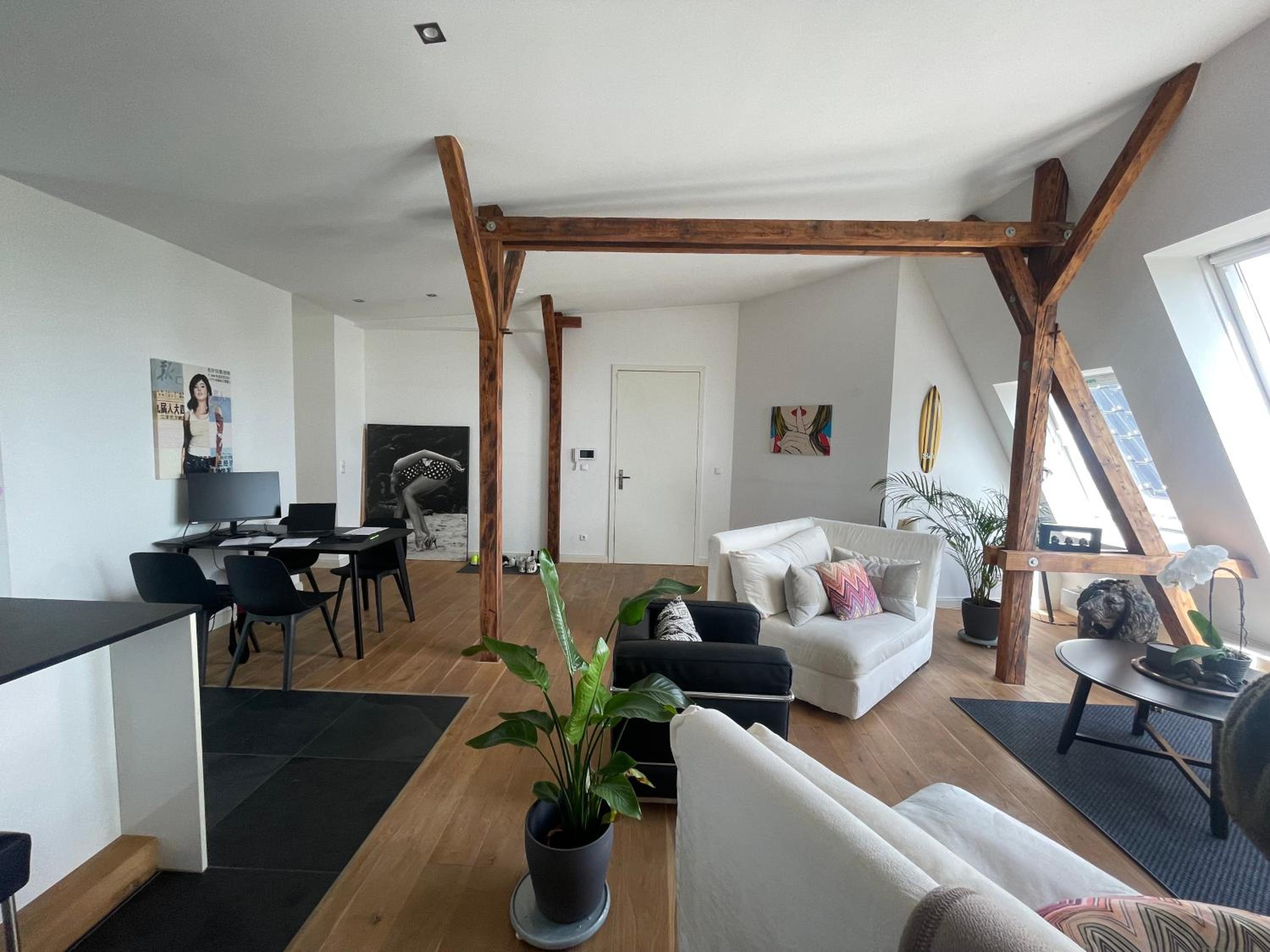 One-Bedroom Apartment photo 1