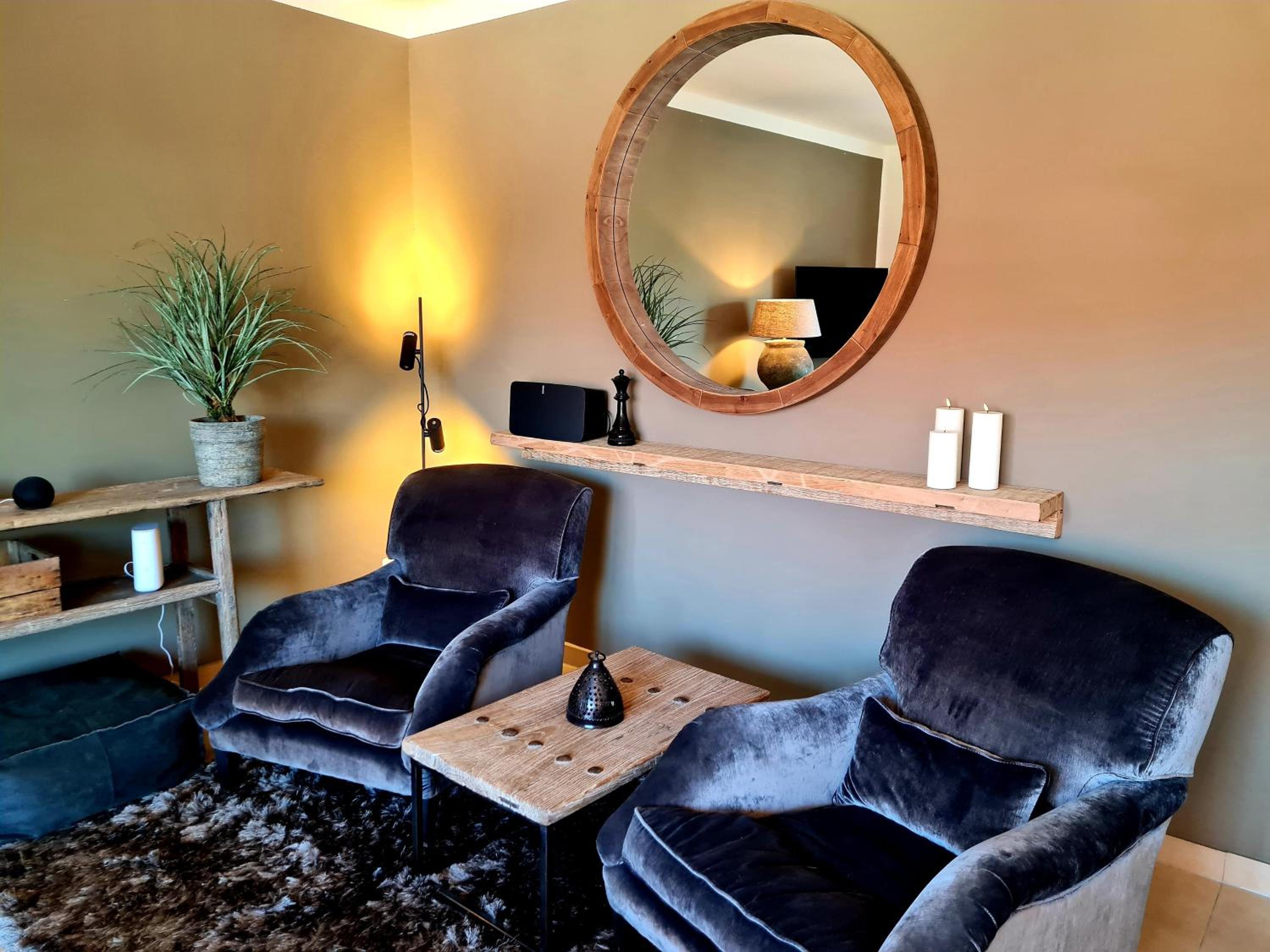 One-Bedroom Apartment with Balcony photo 1