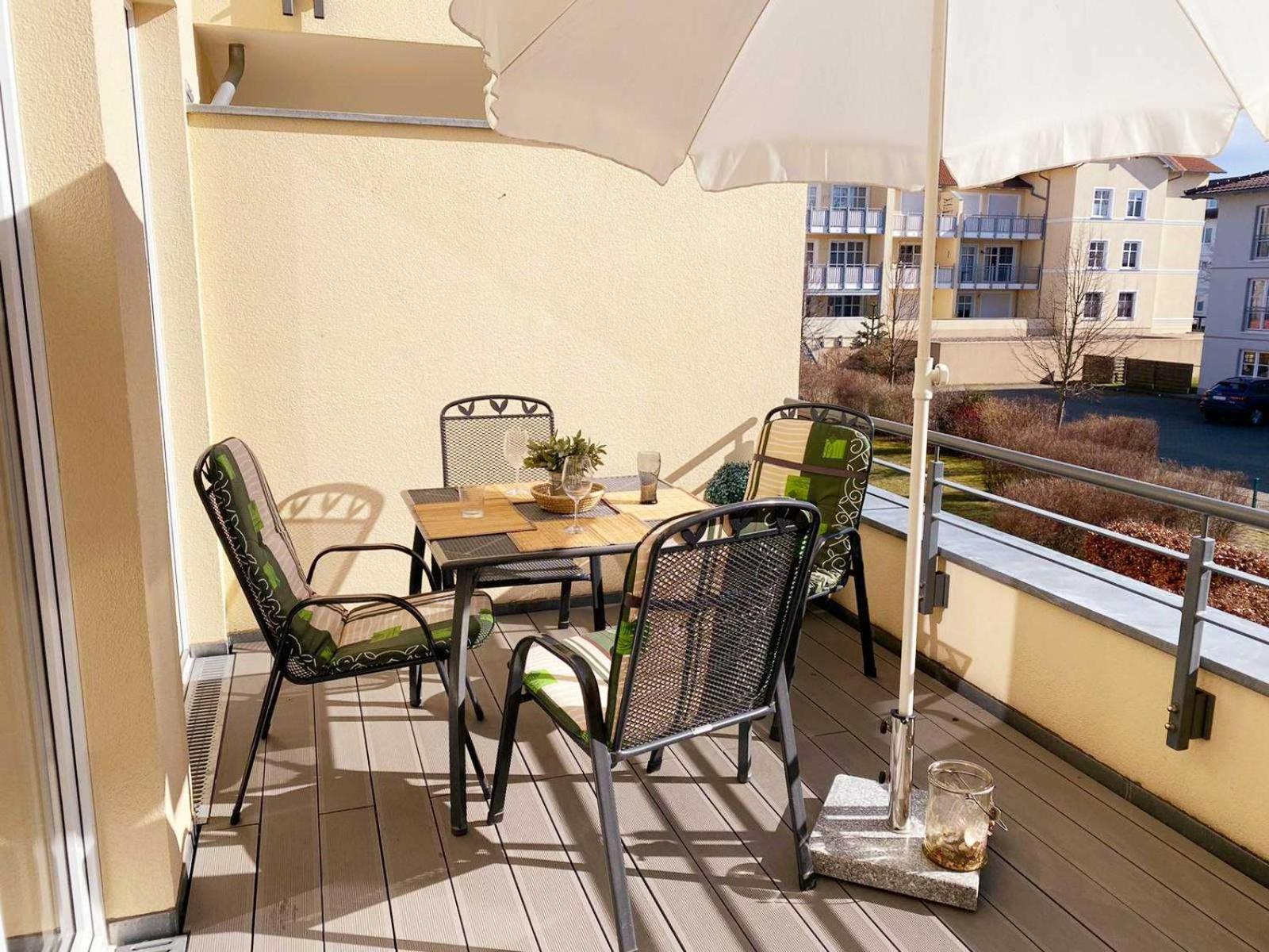 One-Bedroom Apartment with Balcony photo 2