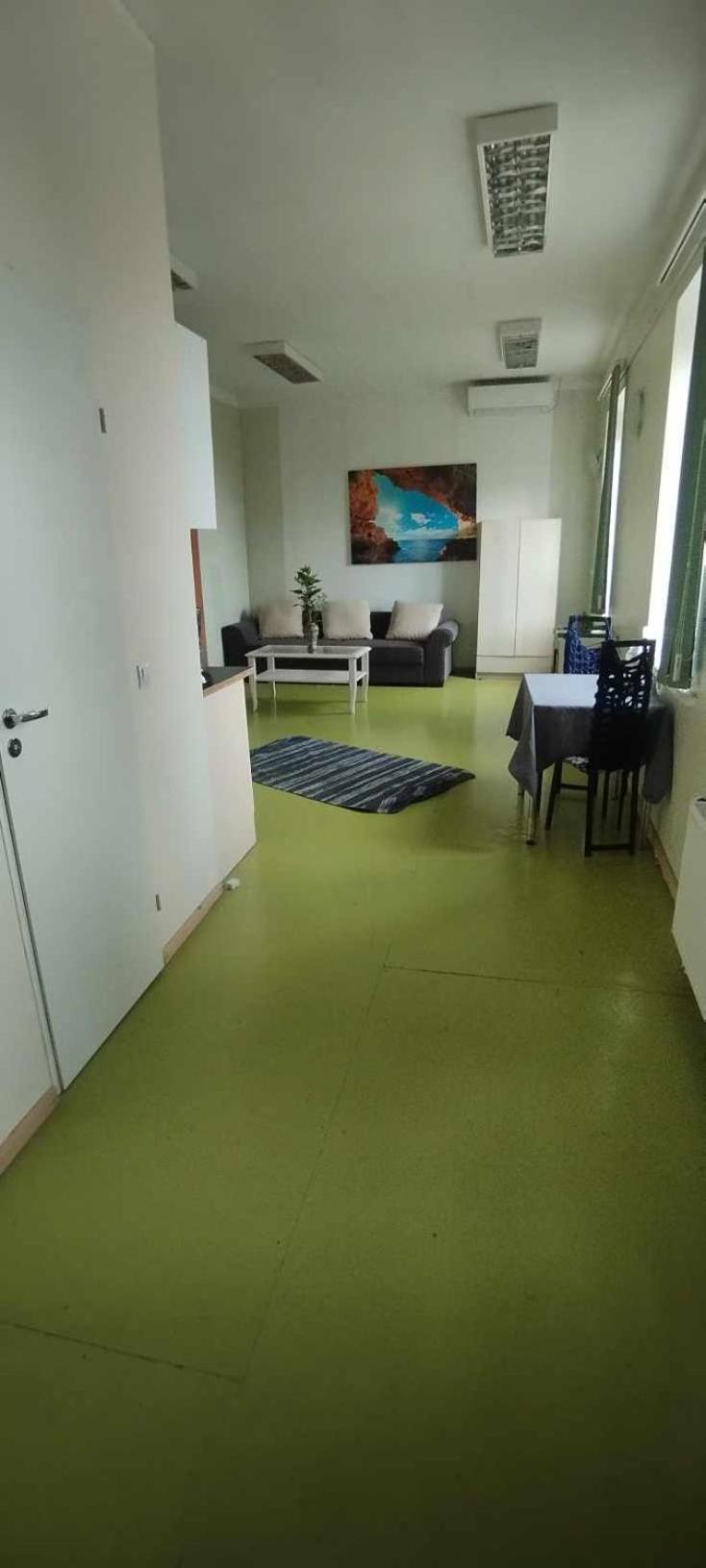 One-Bedroom Apartment photo 3