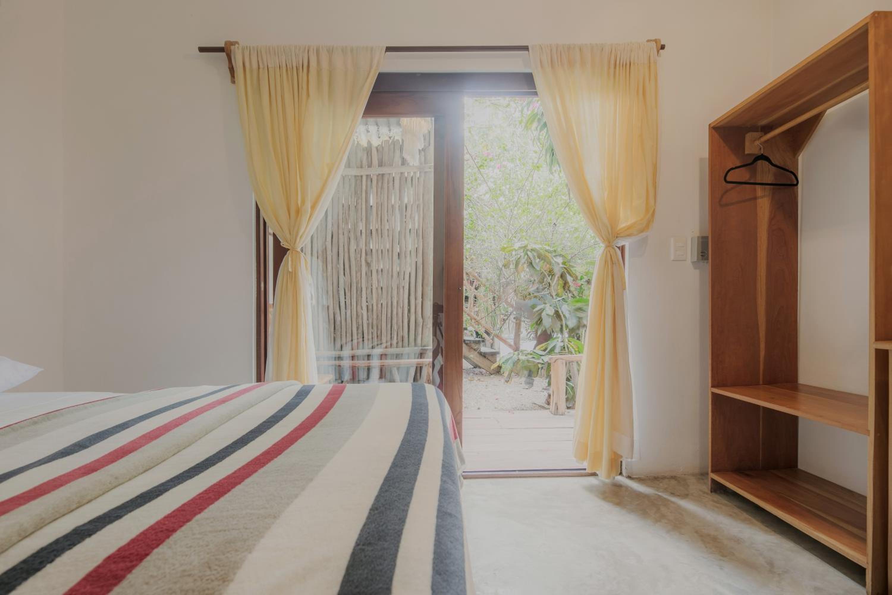 Budget Double Room - Photo 2