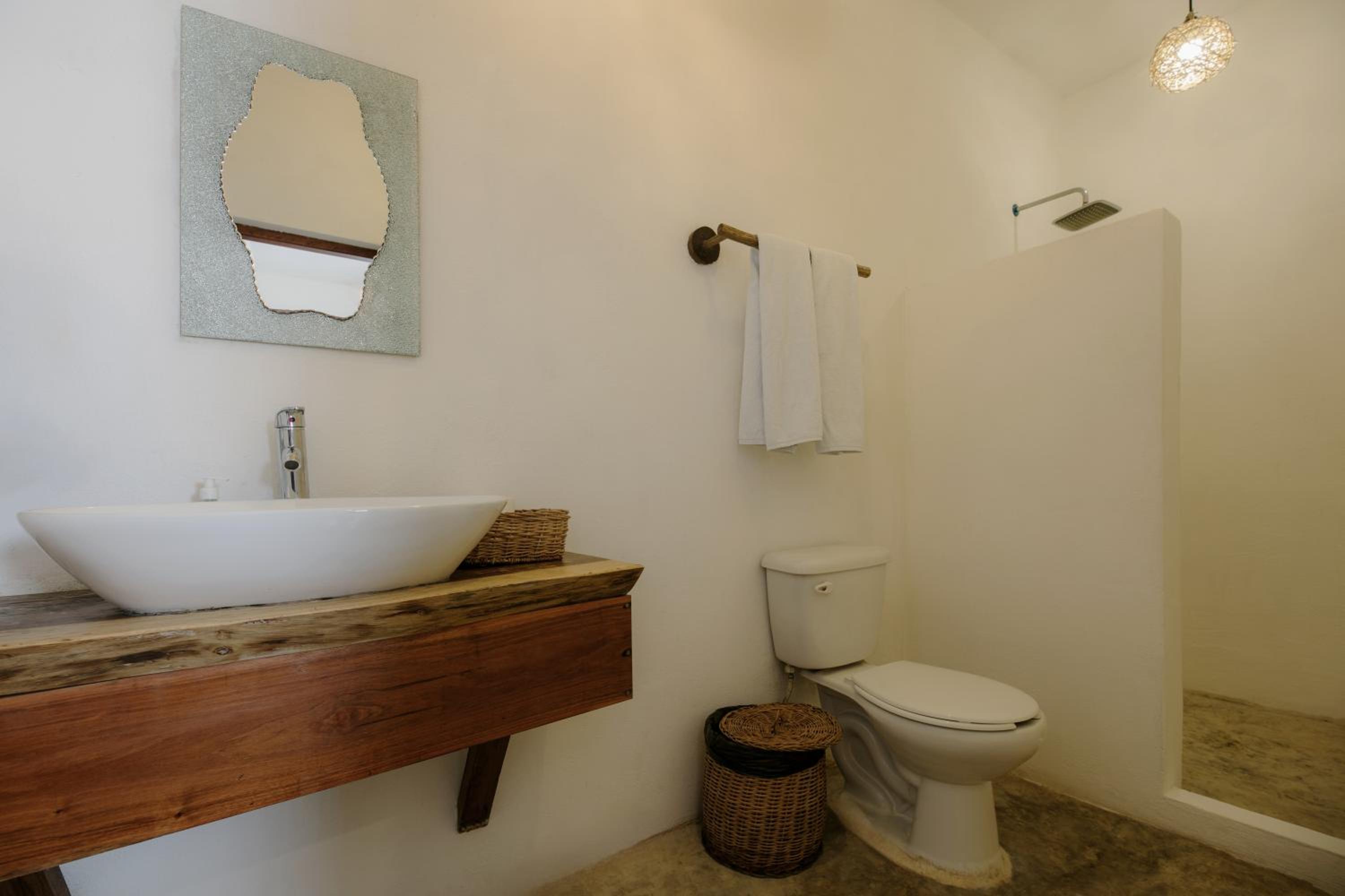 Budget Double Room - Photo 4