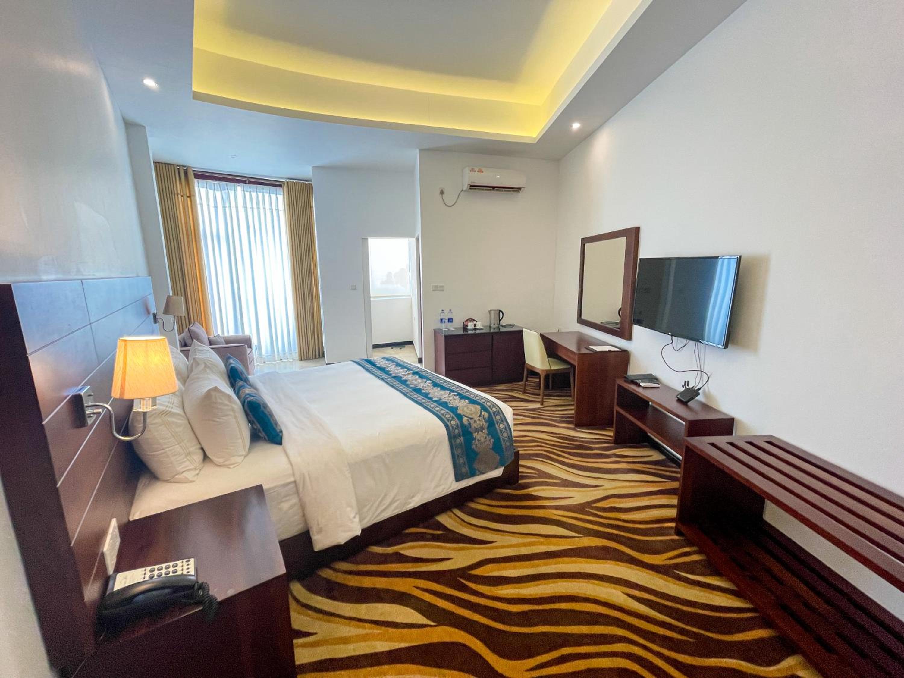 Superior King Room - Photo 1