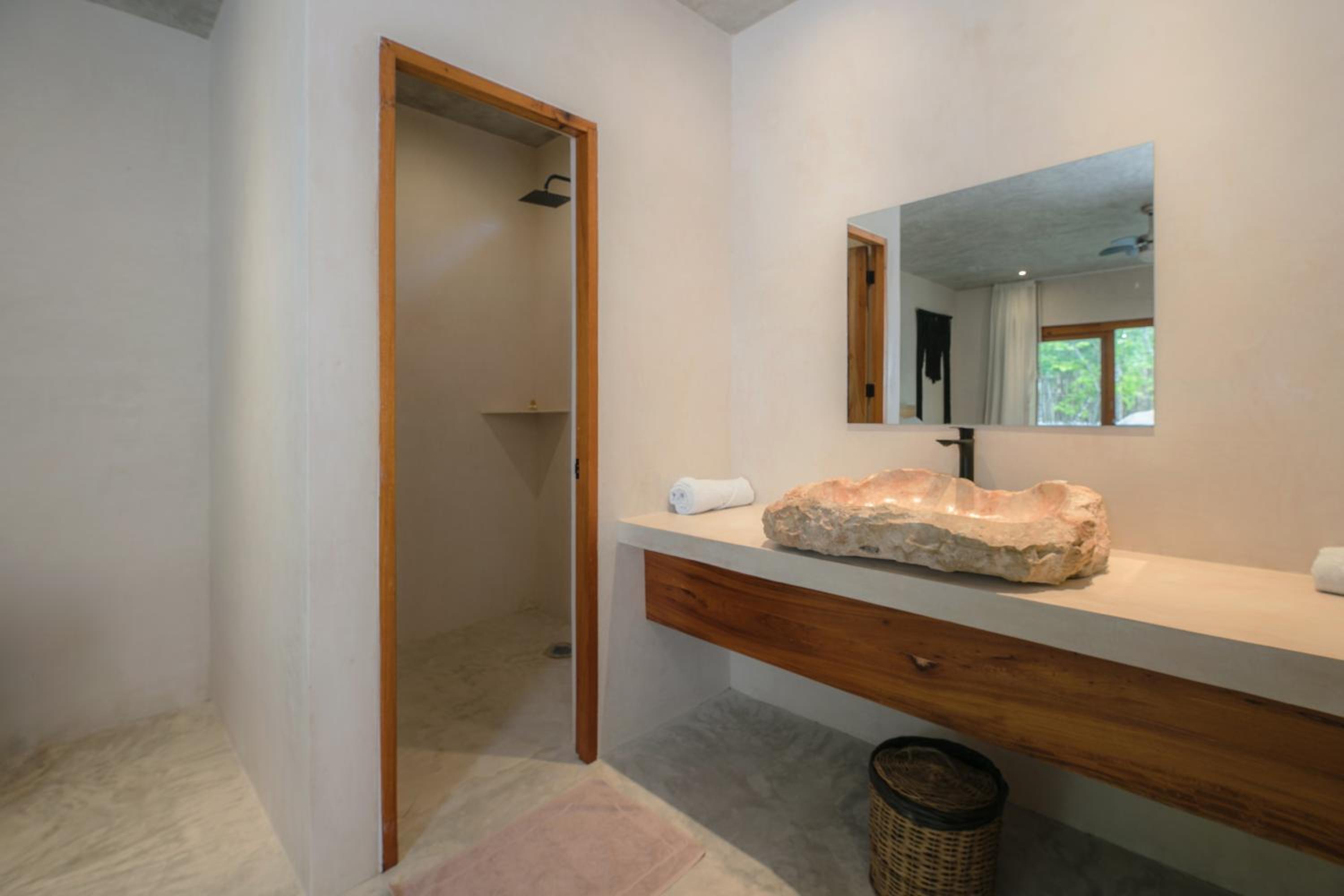 Superior King Room - Photo 2