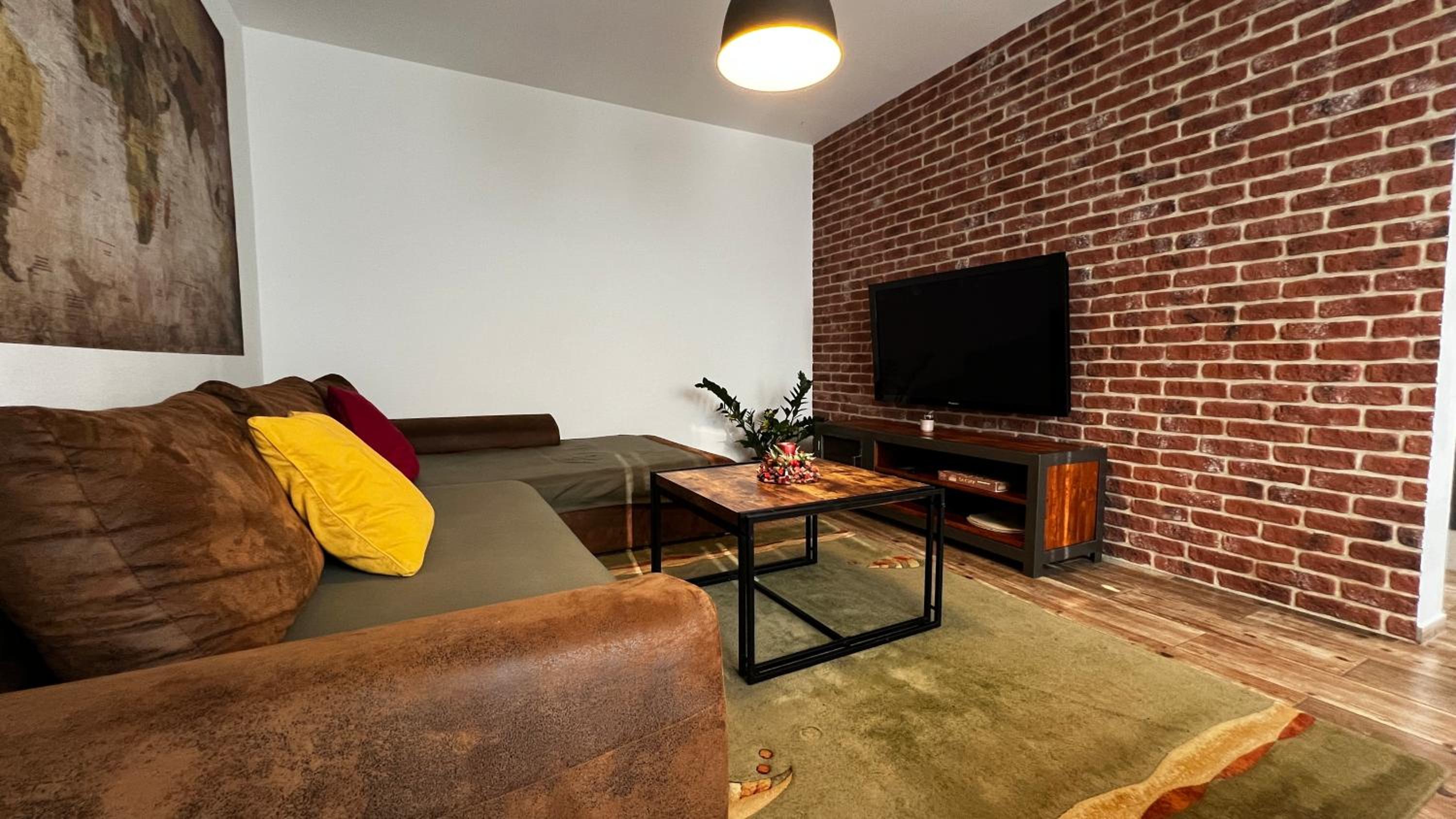 One-Bedroom Apartment photo 1