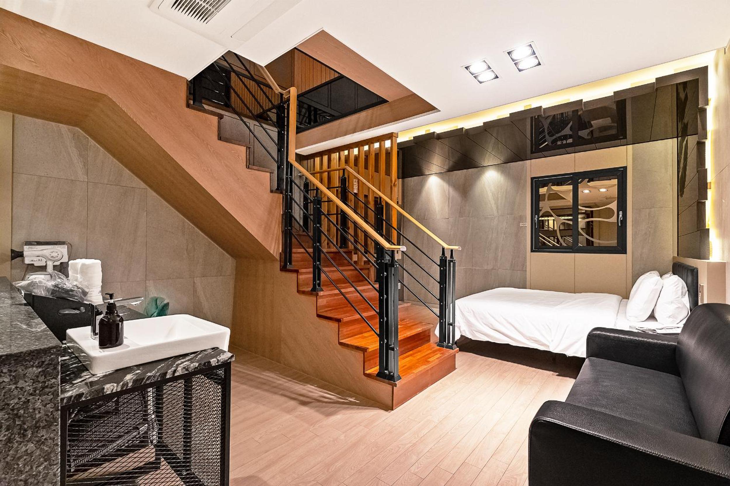 VIP duplex party room - Photo 3