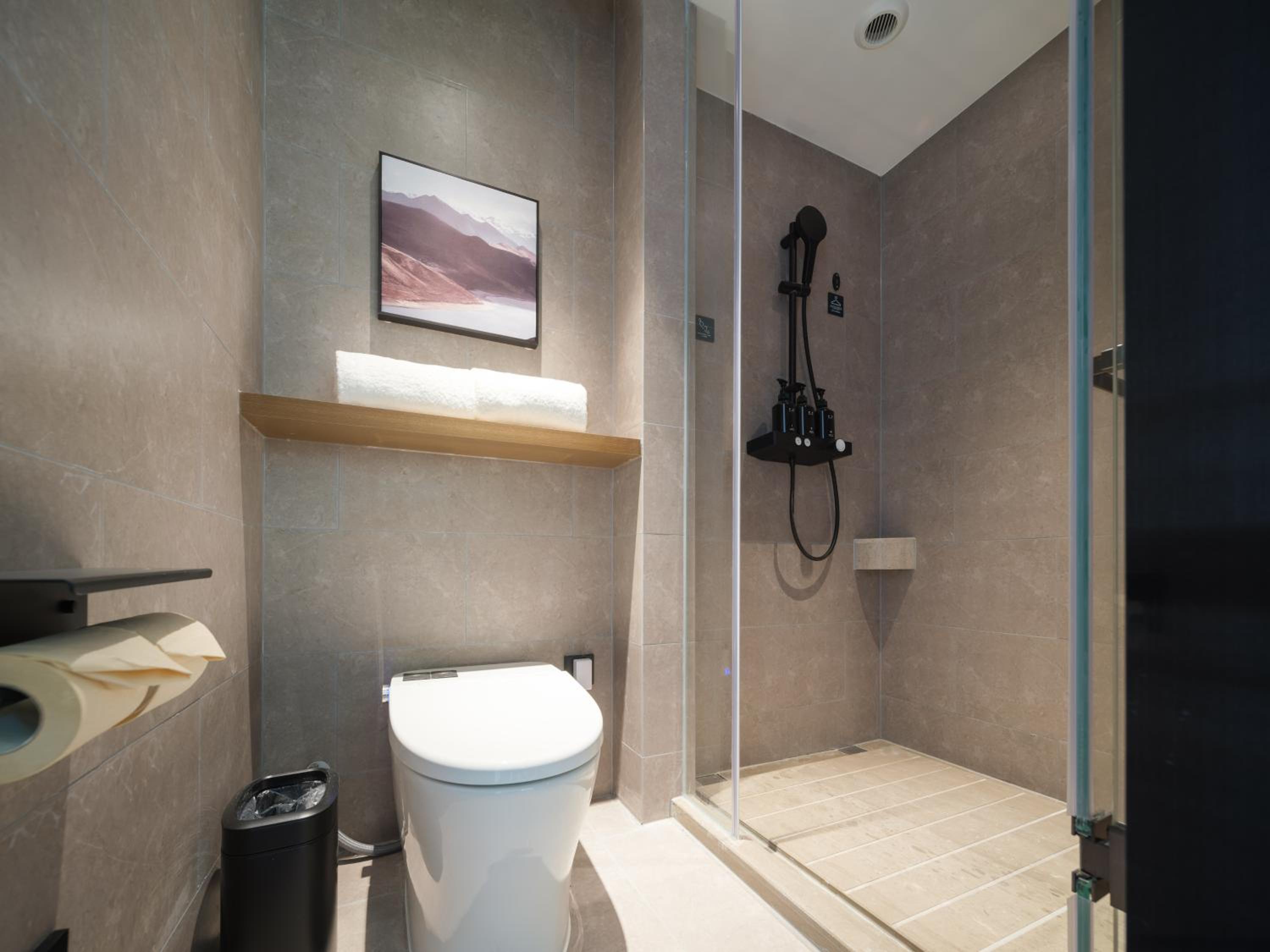 Jimu Queen Room with Bathtub photo 1