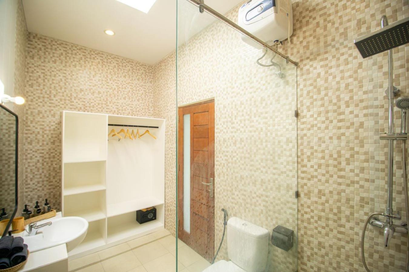Three-Bedroom Villa photo 3