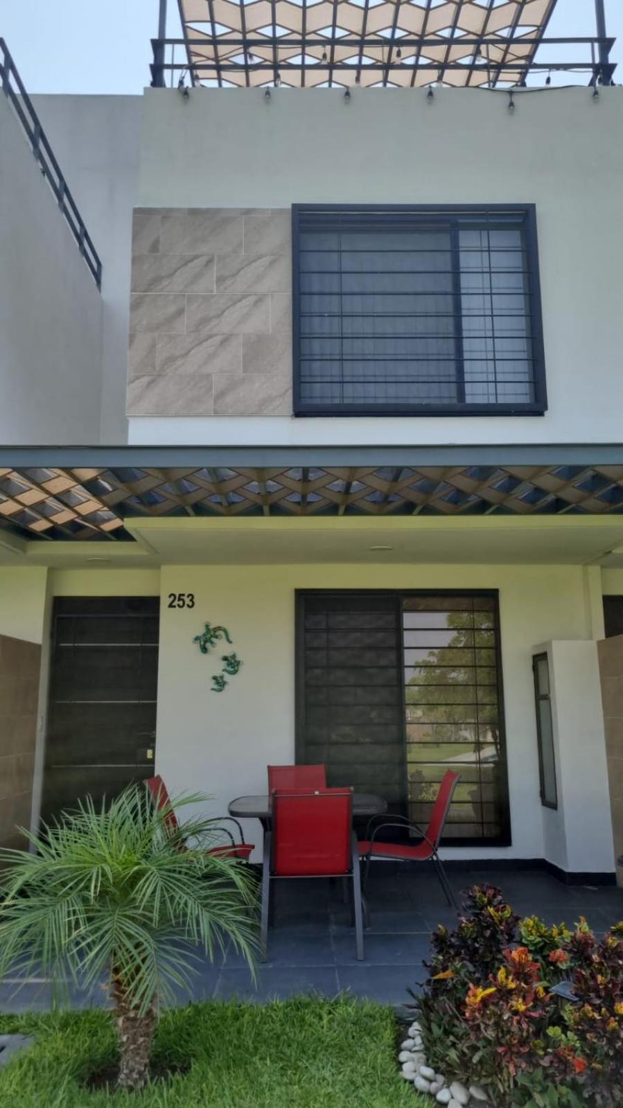 Three-Bedroom House photo 2