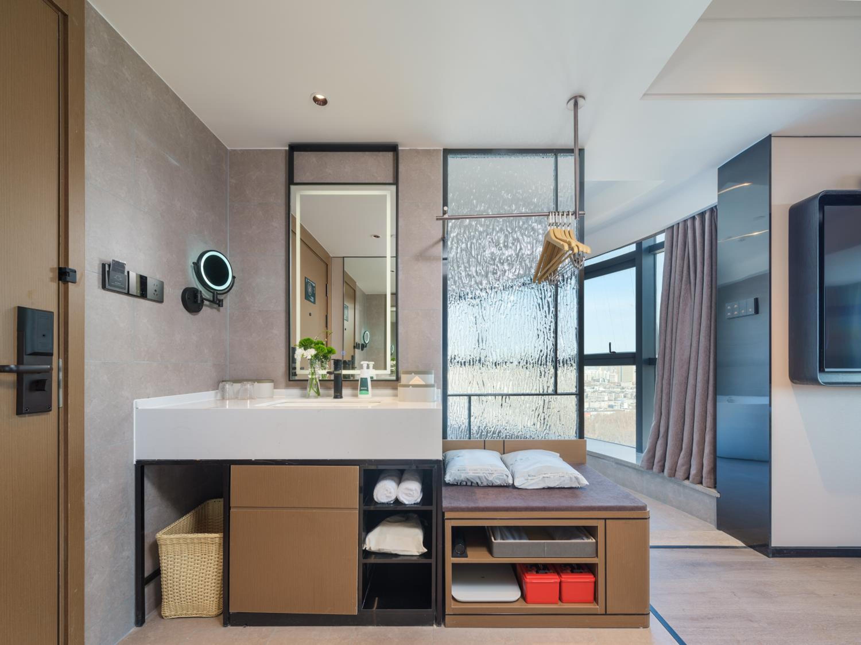 Jimu Queen Room with Bathtub photo 2