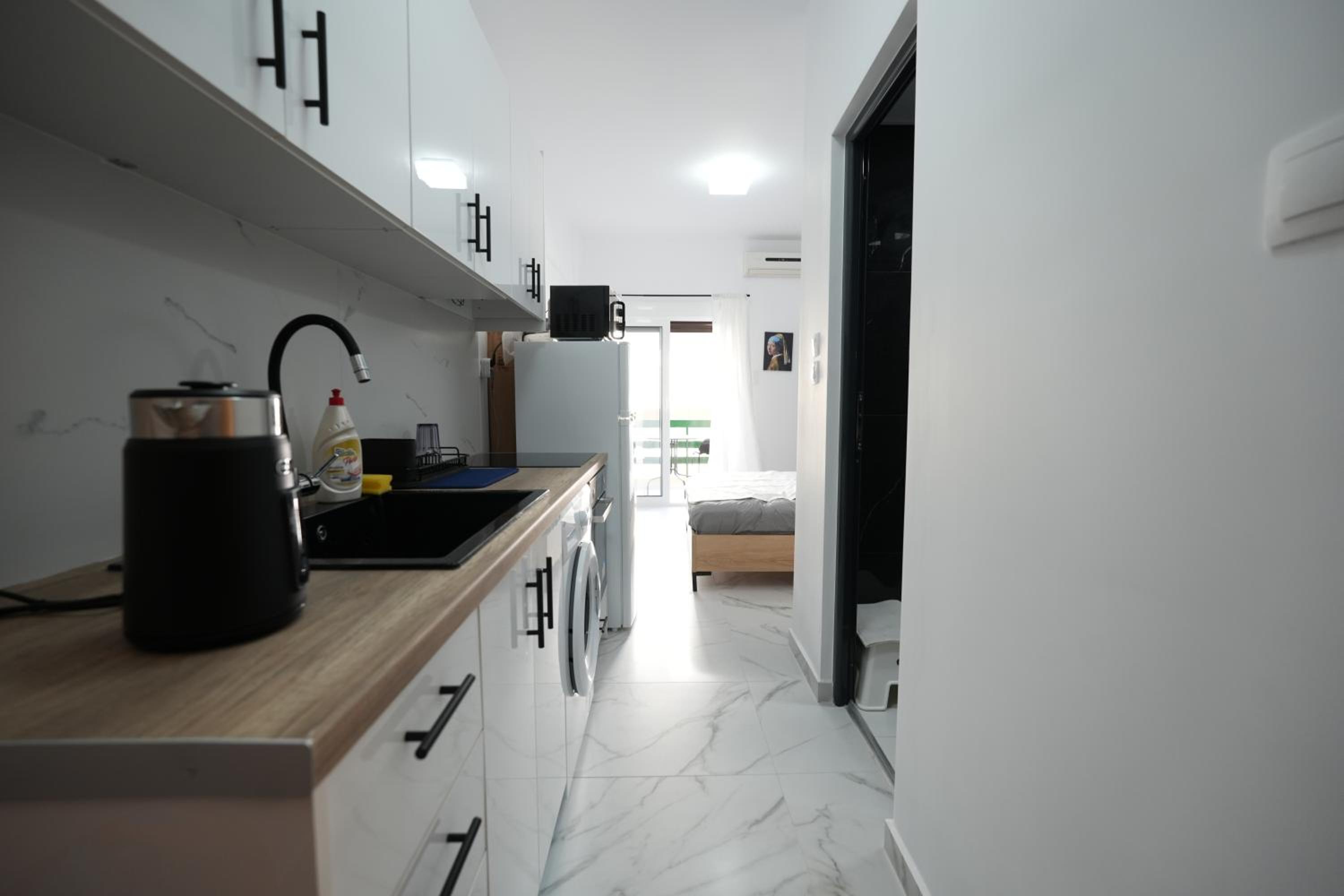 Studio Apartment photo 2