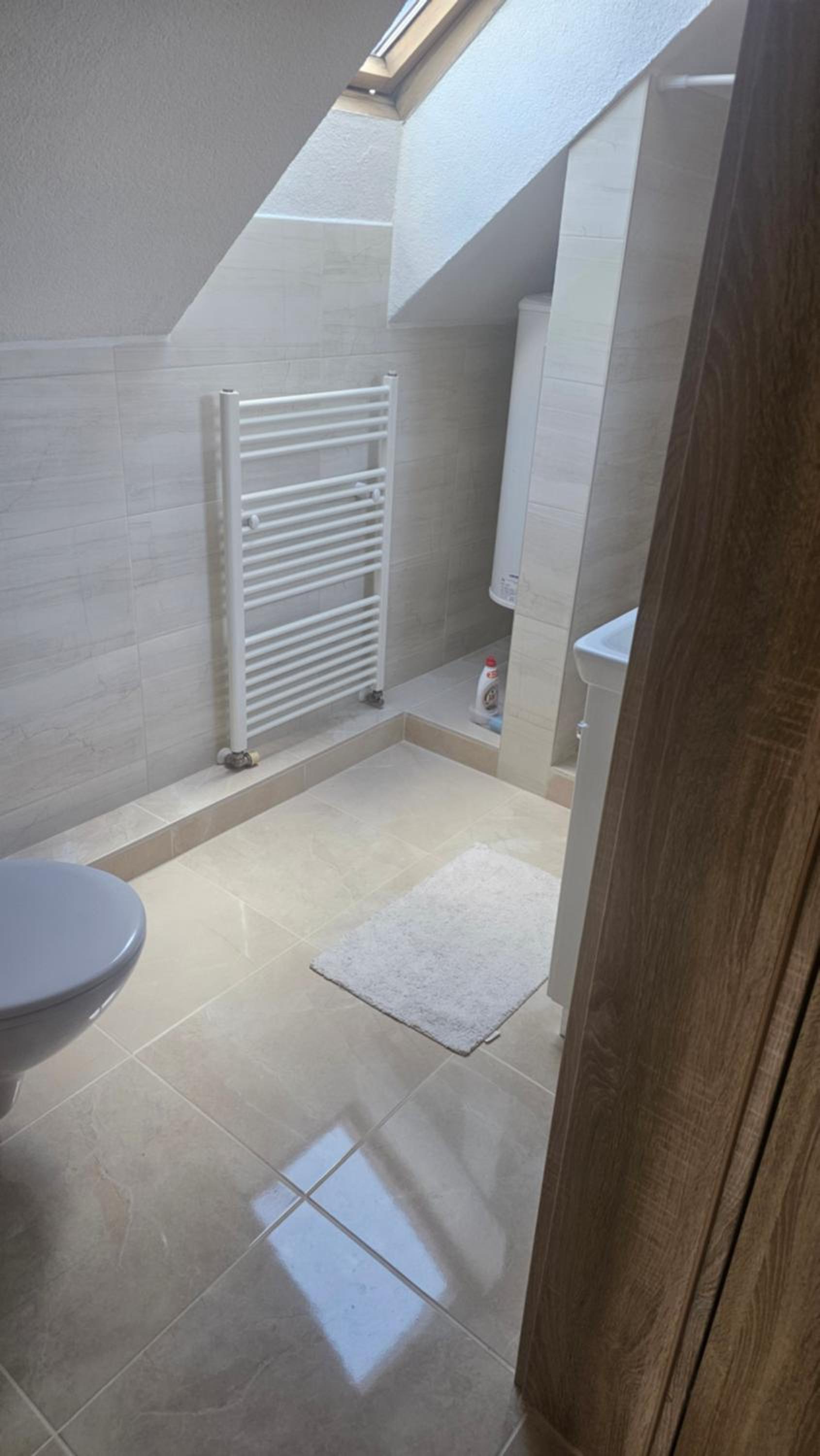 Double Room with Balcony - Photo 14