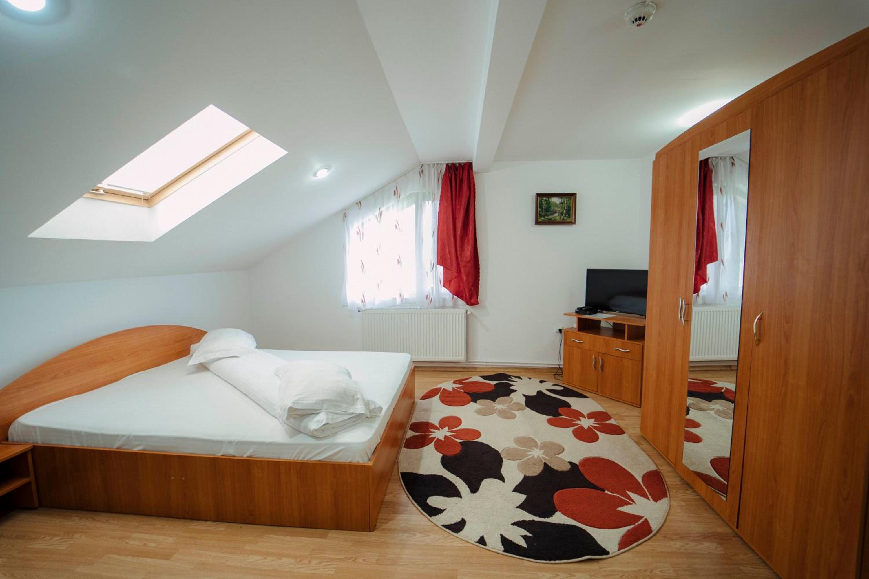 Quadruple Room with Shared Bathroom photo 1