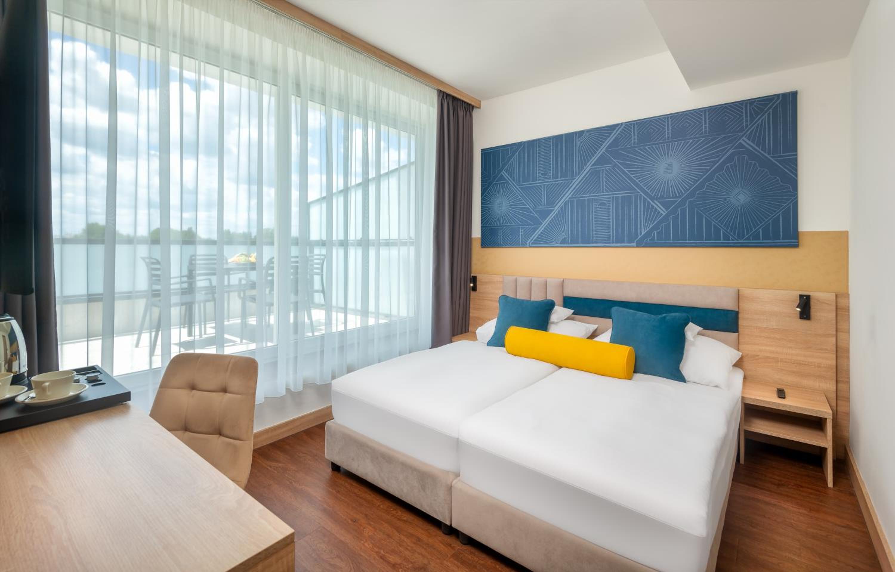 Double or Twin Room - Photo 7