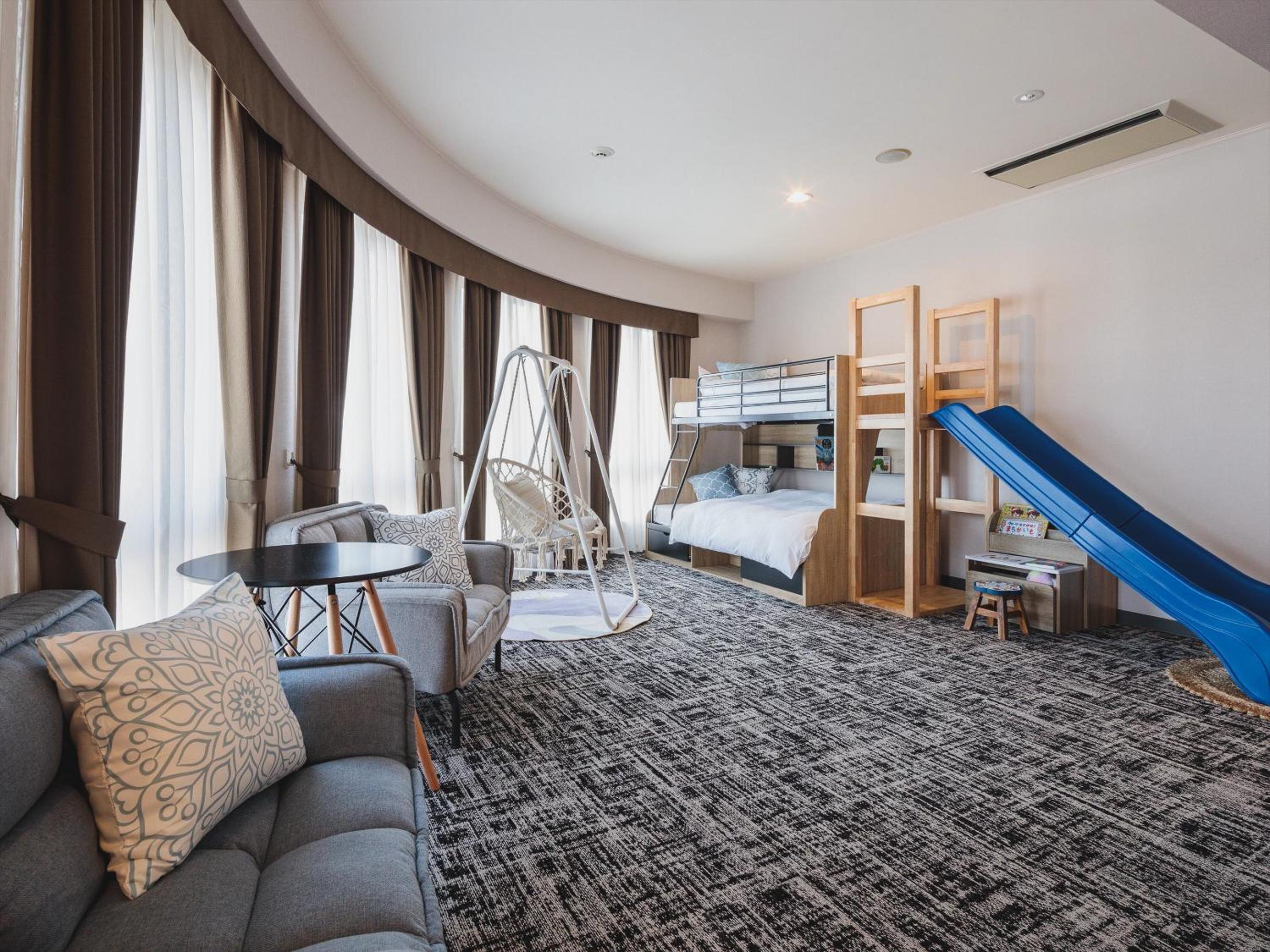 Family Room photo 1