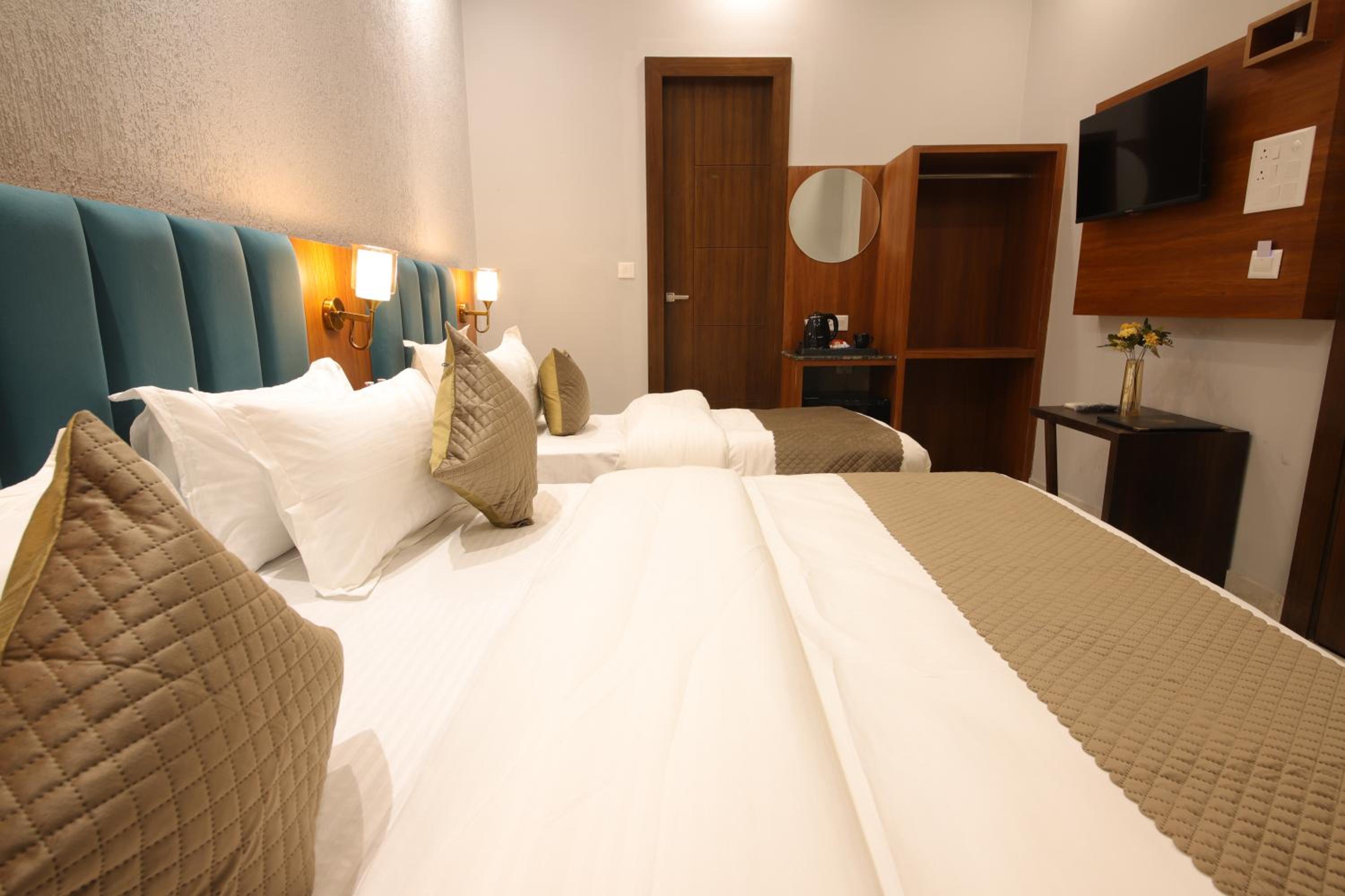 Triple Room With Mountain View