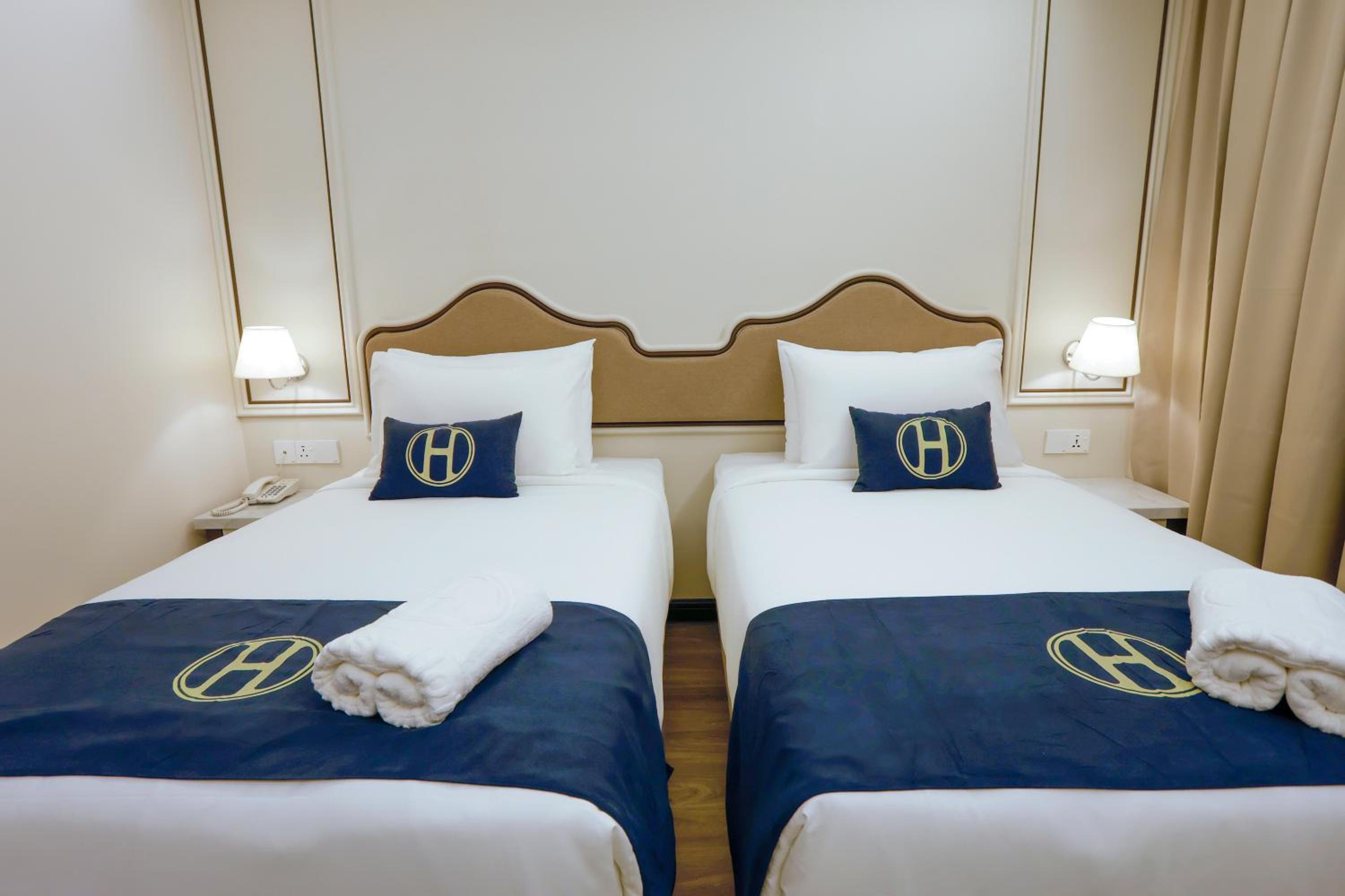 Twin Room - Photo 2