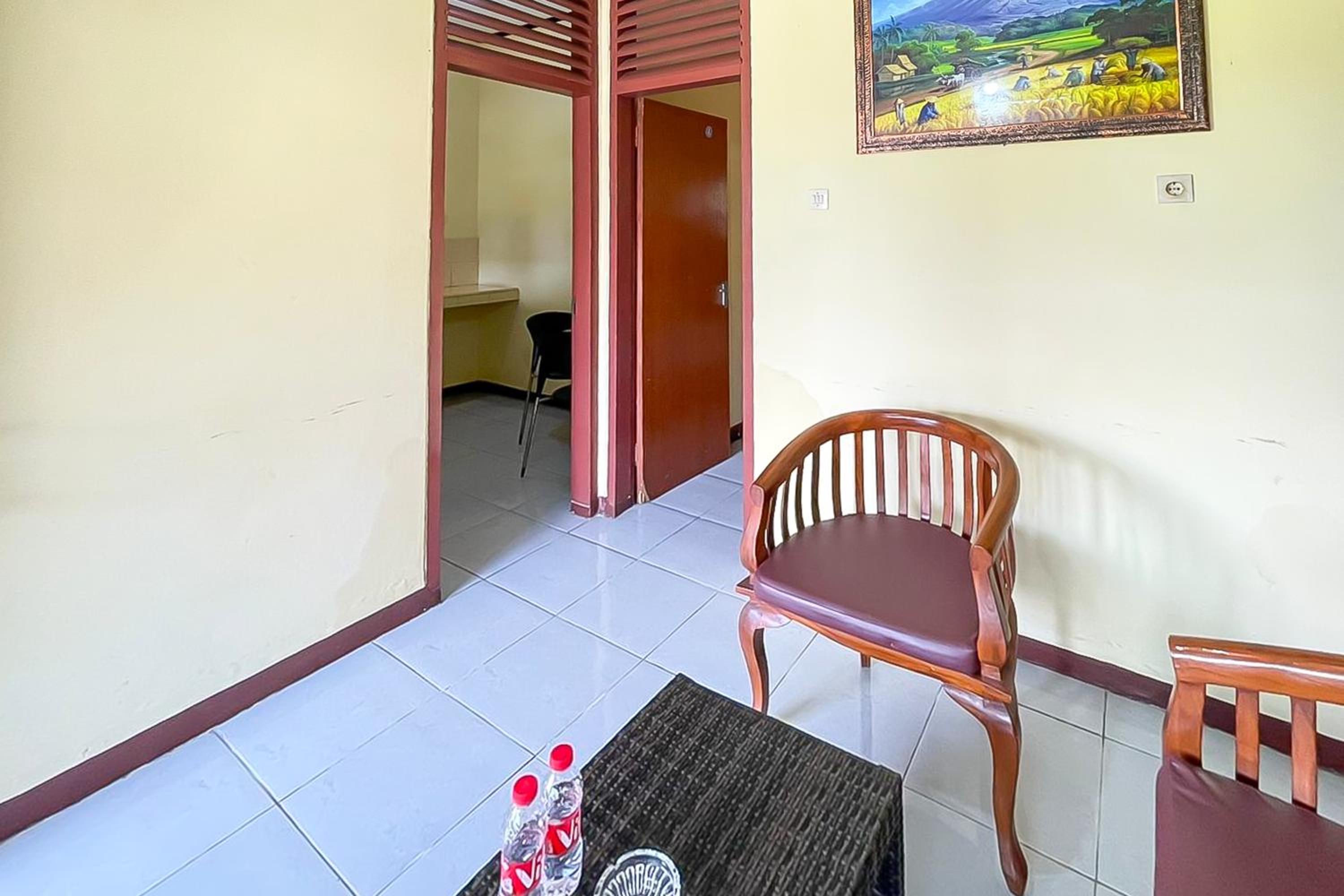 Suite - Photo 8