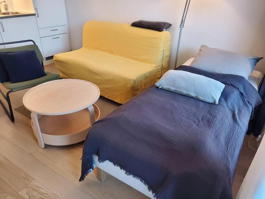 One-Bedroom Apartment photo 1