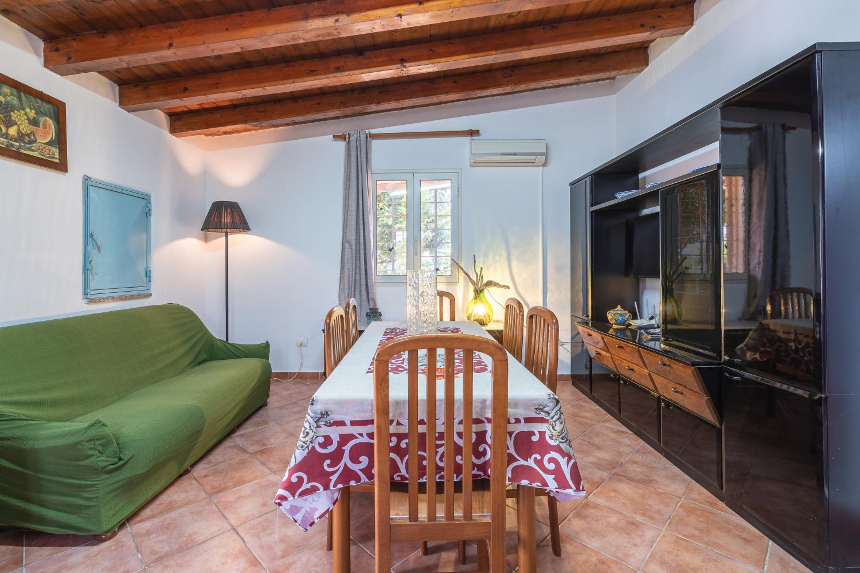Two-Bedroom Deluxe Apartment with Garden View photo 3