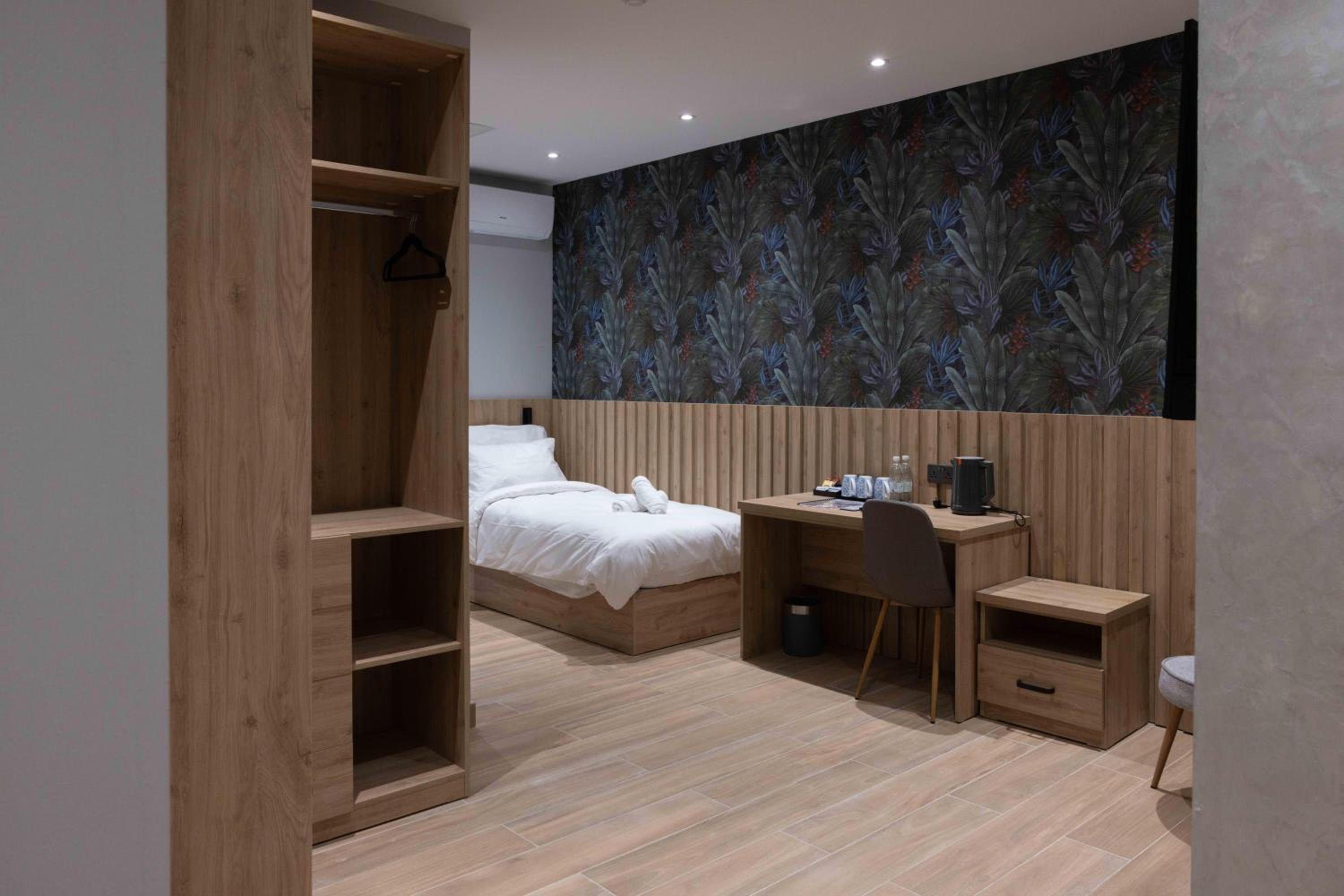 Triple Room with Terrace photo 3