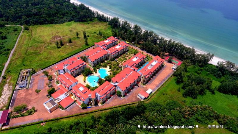 Two-Bedroom Apartment with Pool View photo 2