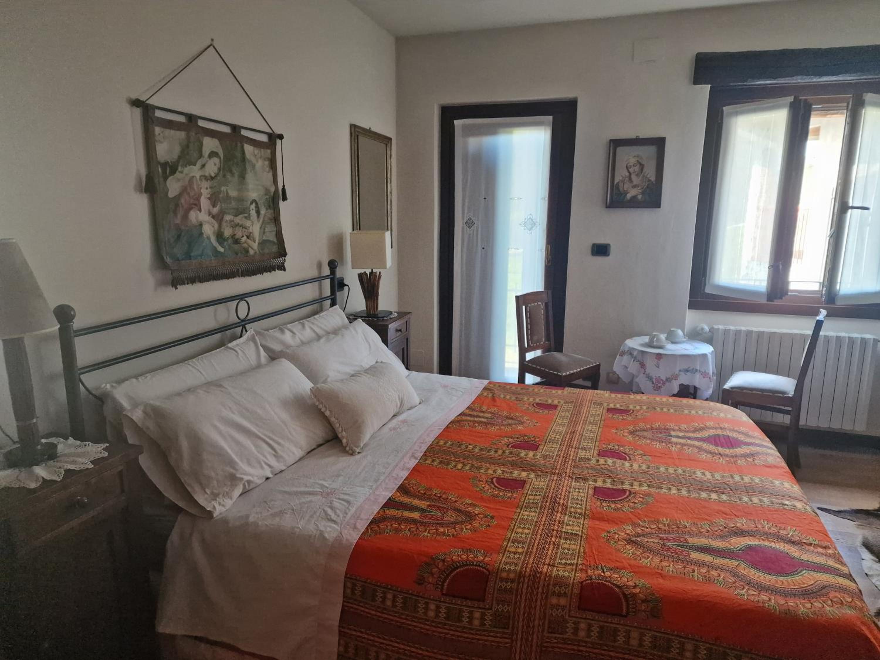 One-Bedroom Apartment - Photo 1