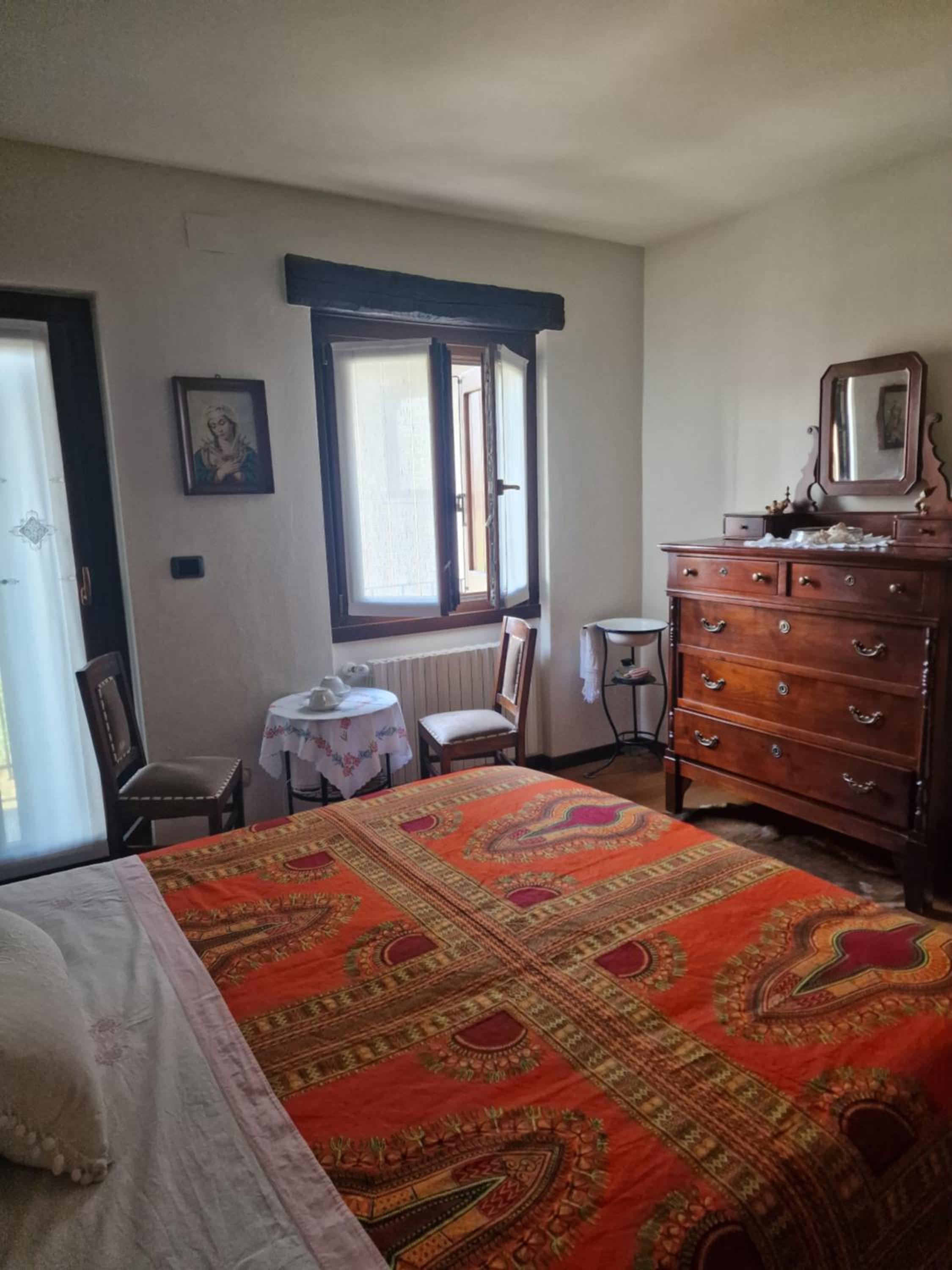 One-Bedroom Apartment - Photo 12