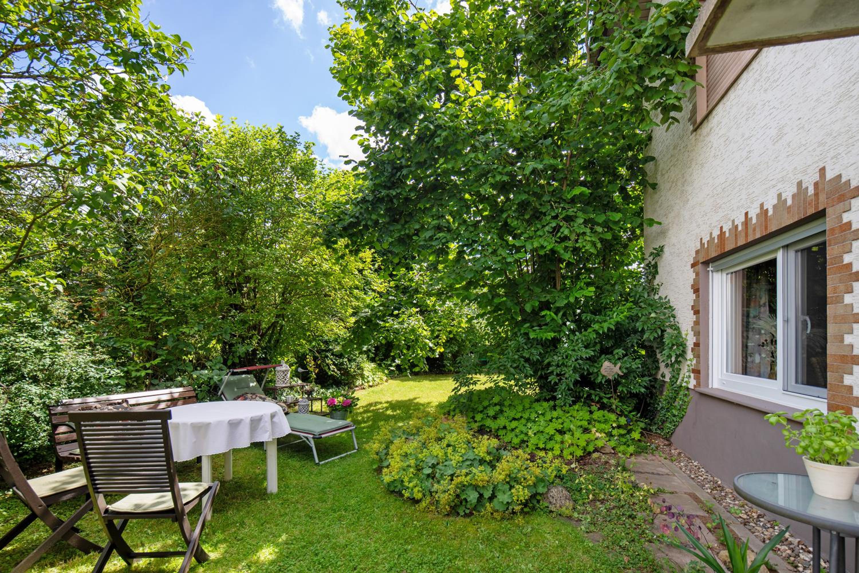One-Bedroom Apartment with Garden View photo 2