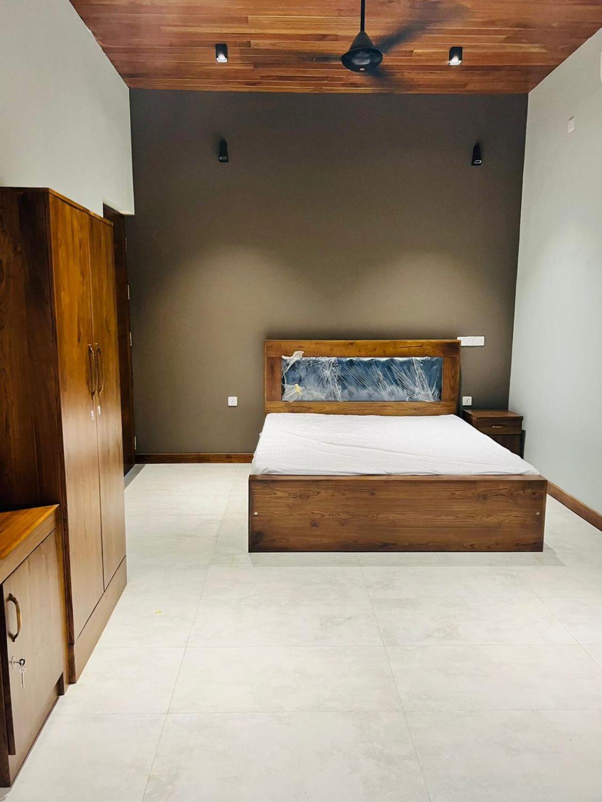 Queen Room with Balcony photo 1