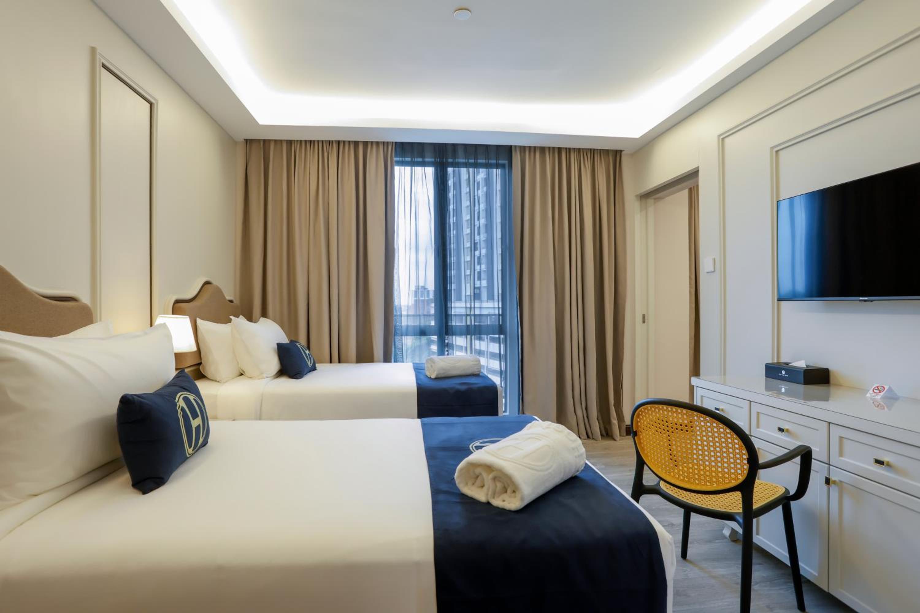 Suite Apartment - Photo 2